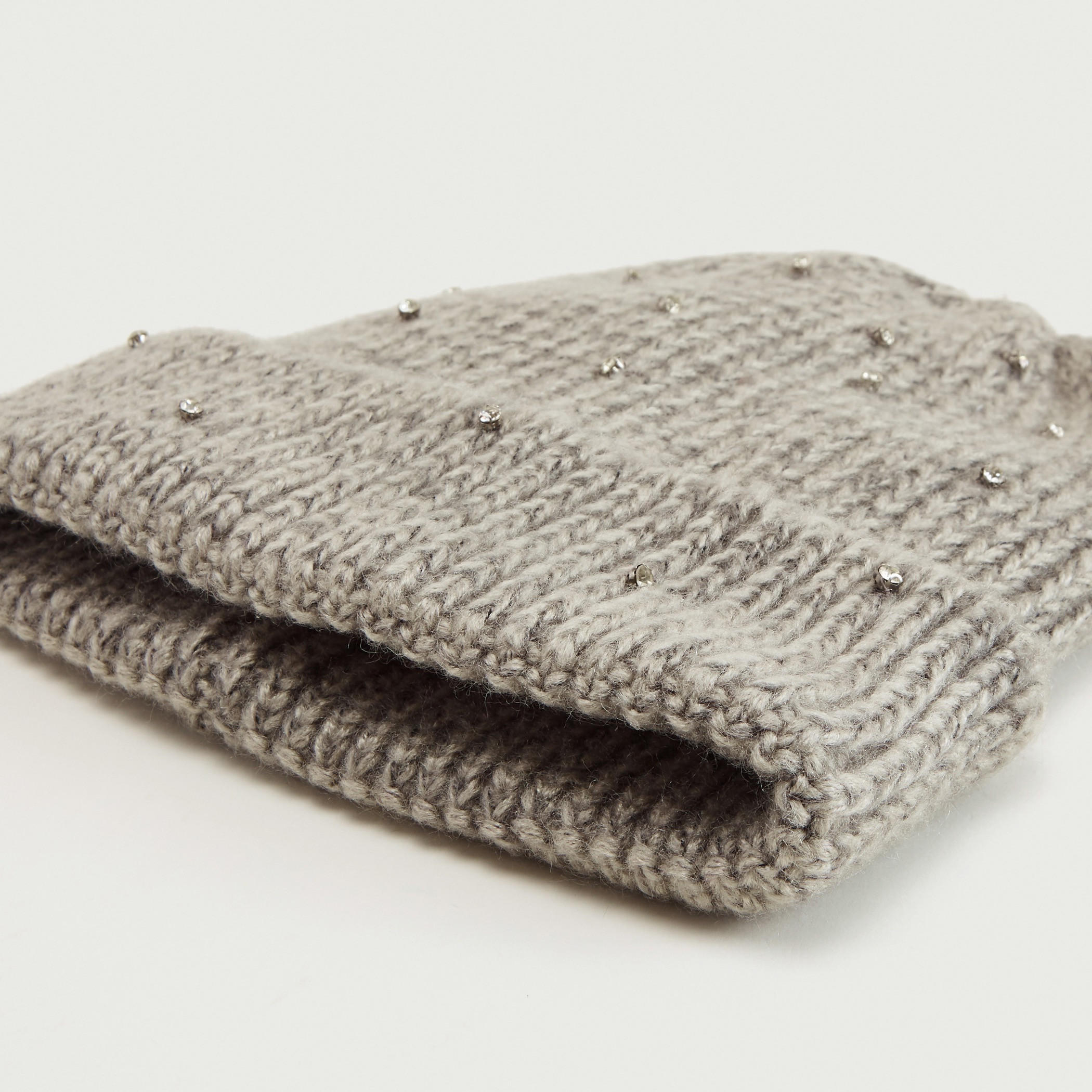 قبعة بيني بارزة الملمس بحواف مطّاطيّة-women-clothingaccessories-capsandhats-image-1