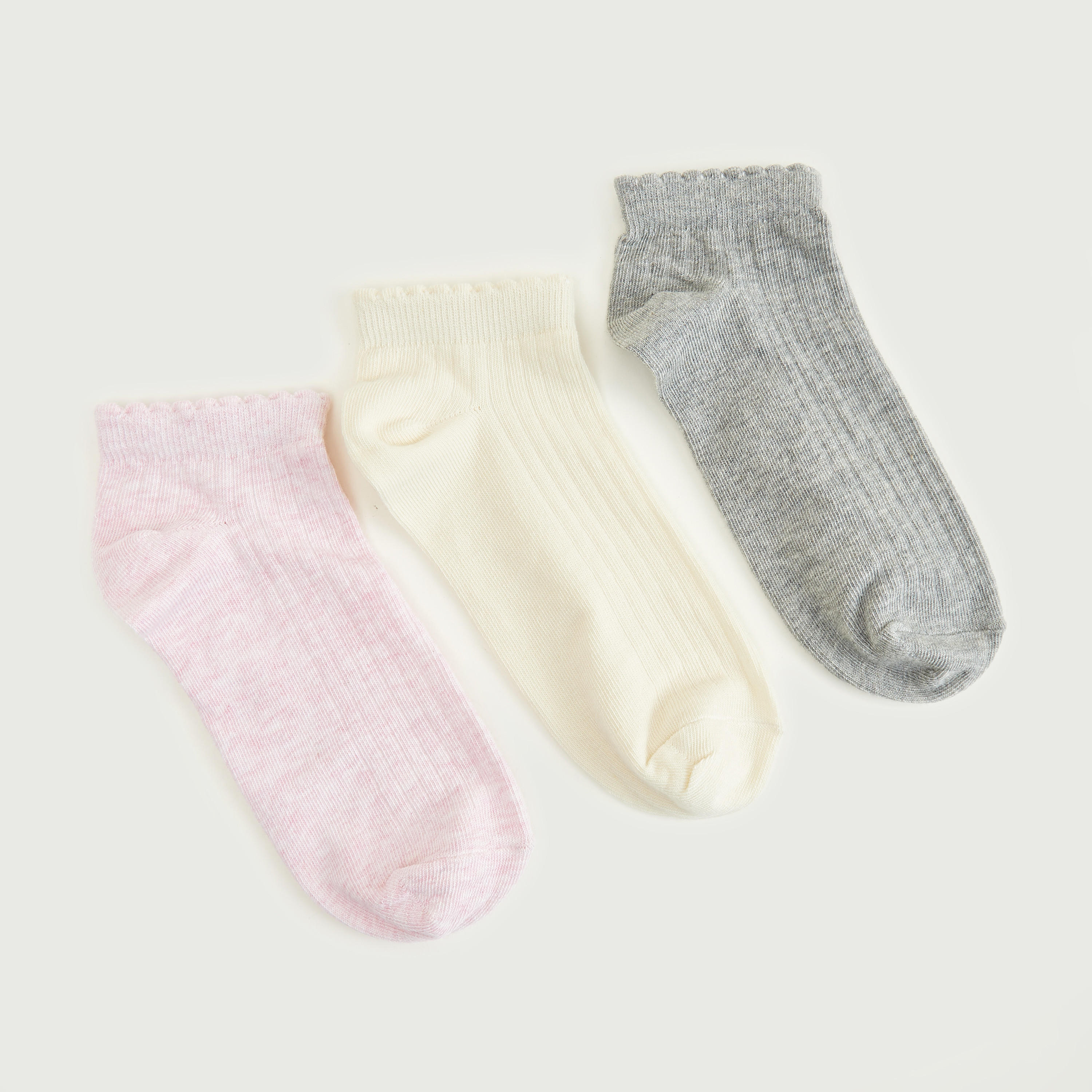 جوارب سادة بطول الكاحل مع حواف صدفيّة - طقم من 3 أزواج-women-socksandstockings-image-4