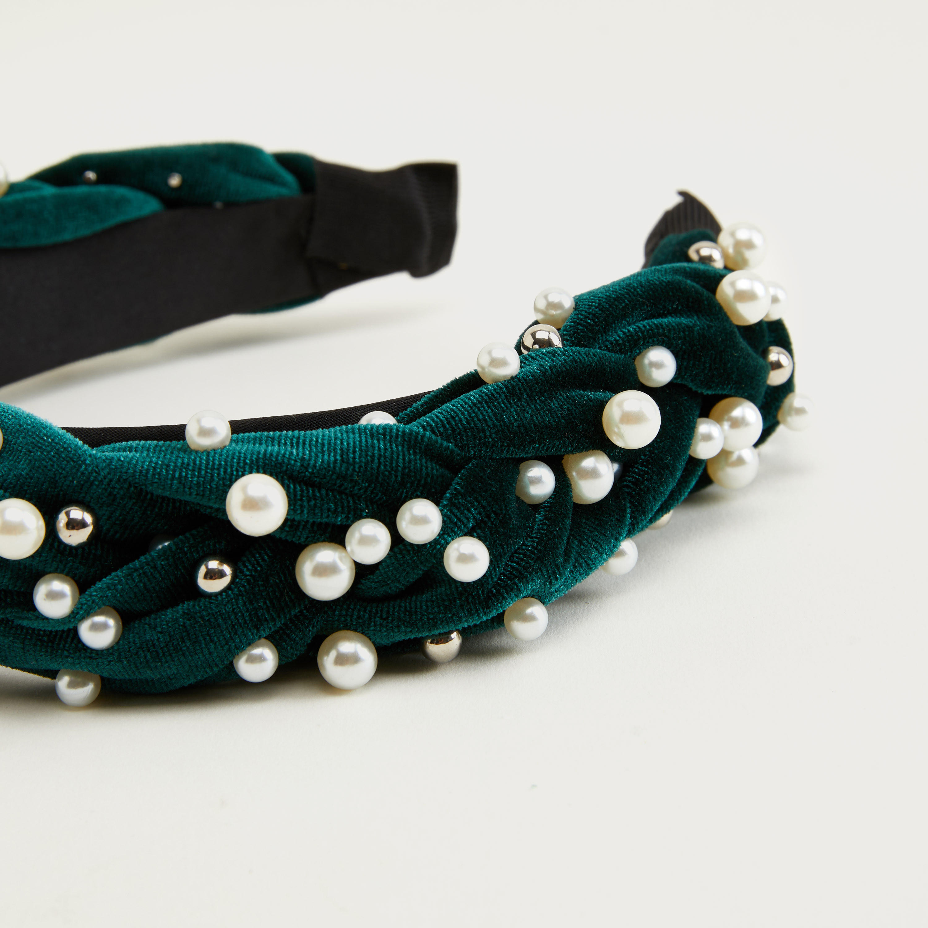 شريطة شعر مضفرة بتفاصيل لؤلؤ-women-hairaccessories-image-2