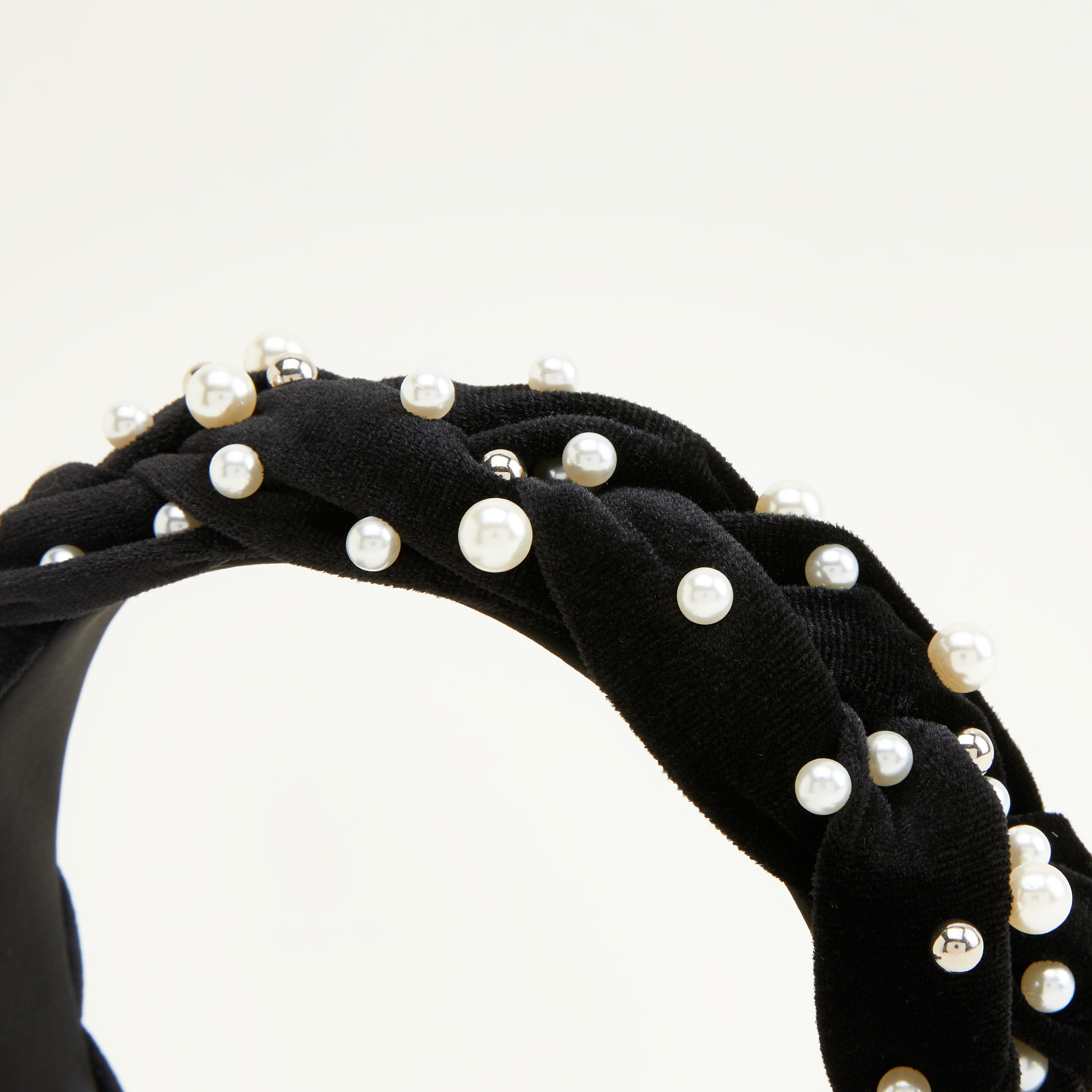 شريطة شعر مضفّرة ومزيّنة-women-hairaccessories-image-3