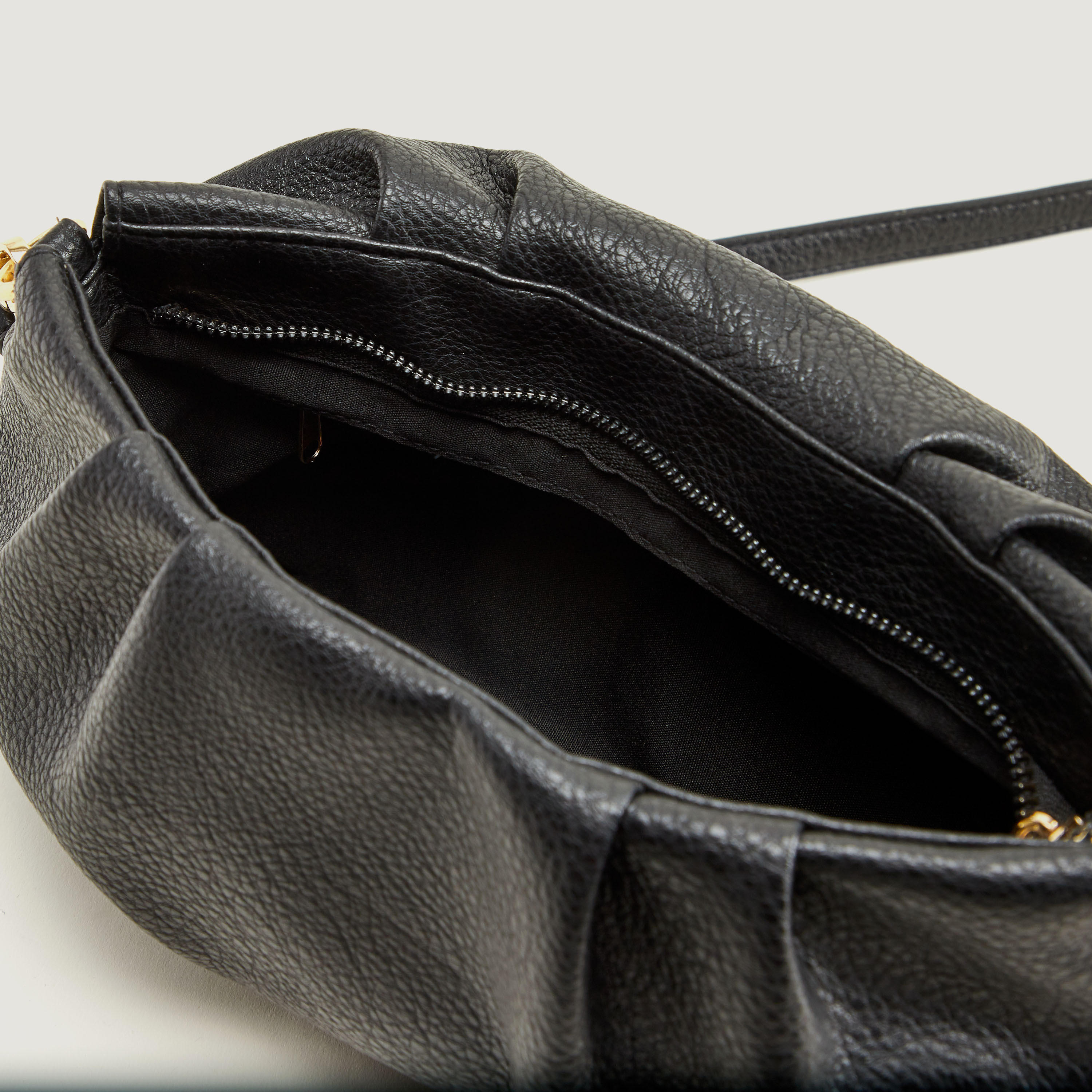 شنطة كروس بودي سادة بحزام قابل للتّعديل وسحّاب إغلاق-women-bagsandwallets-handbags-image-1