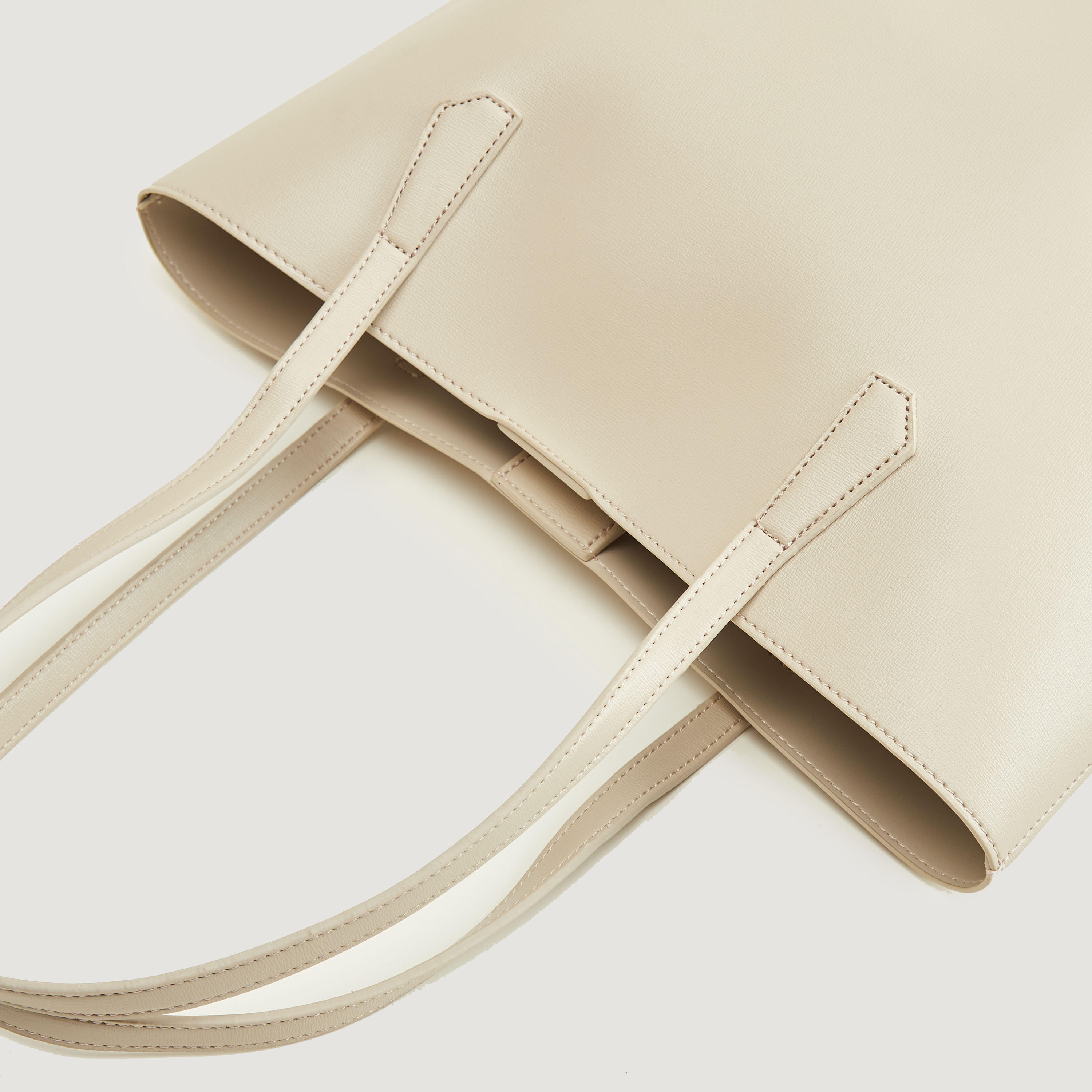 شنطة توتي سادة بزر إغلاق مغناطيسي ومقابض مزدوجة-women-bagsandwallets-handbags-image-4
