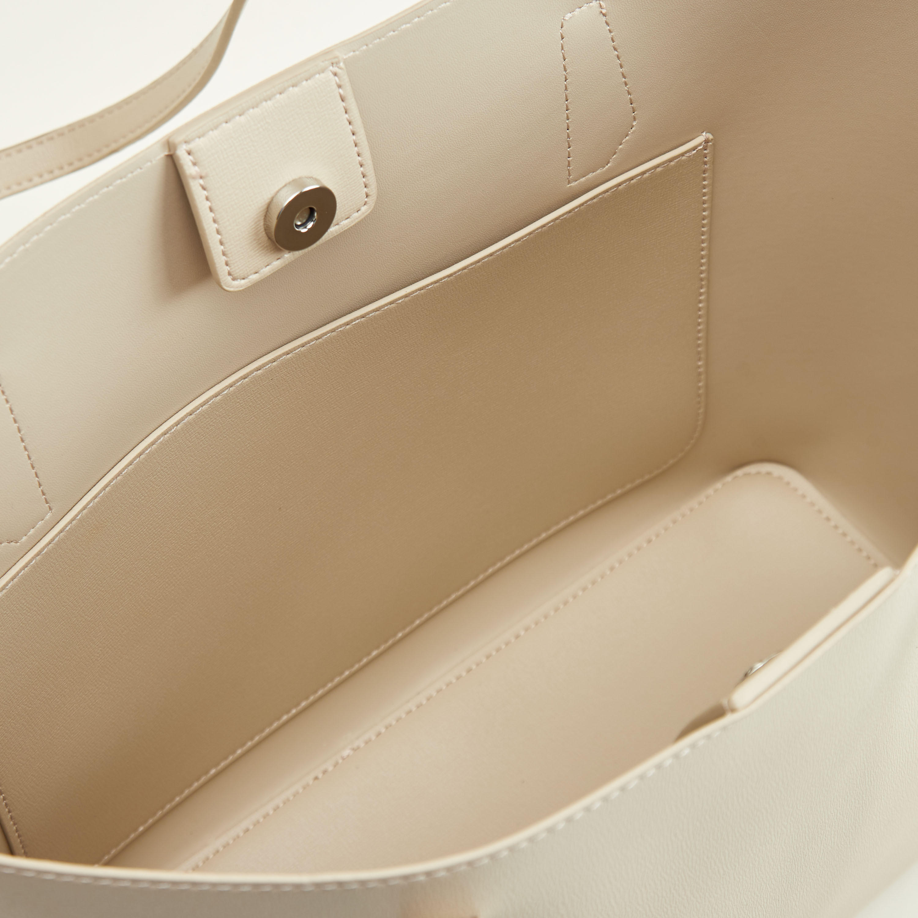 شنطة توتي سادة بزر إغلاق مغناطيسي ومقابض مزدوجة-women-bagsandwallets-handbags-image-5