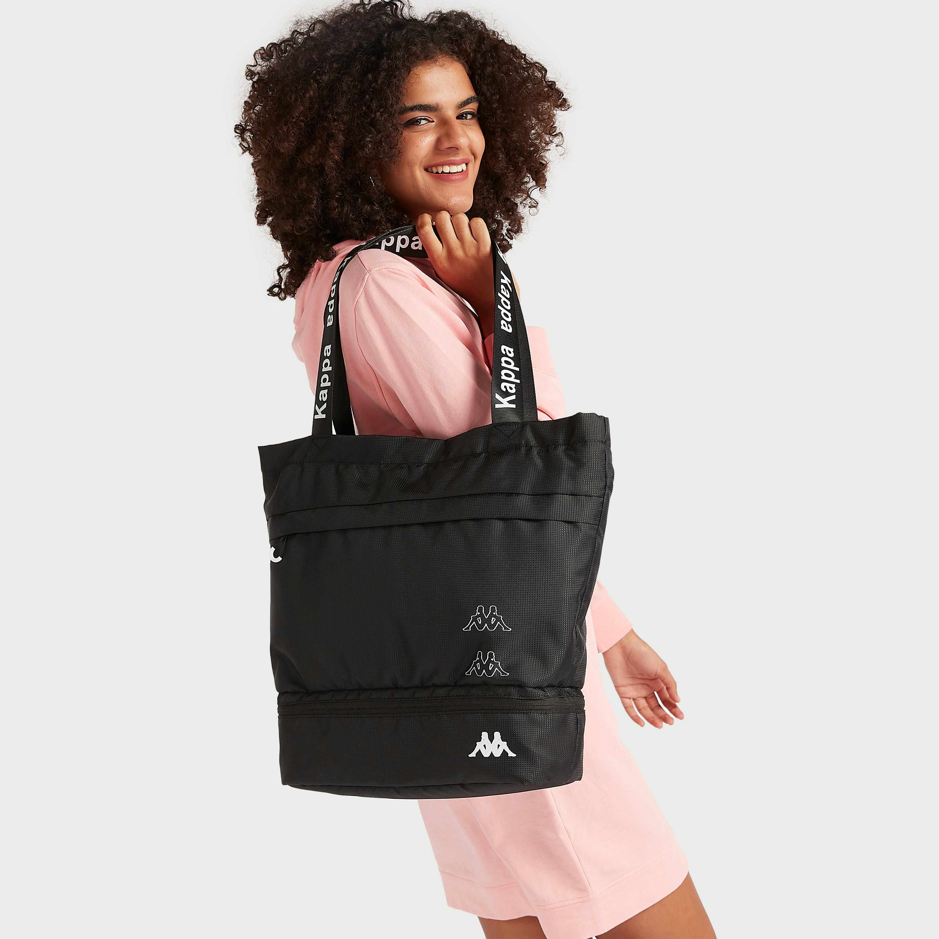 شنطة توتي سادة بسحّاب إغلاق ومقابض مزدوجة من كابا-women-bagsandwallets-handbags-image-6
