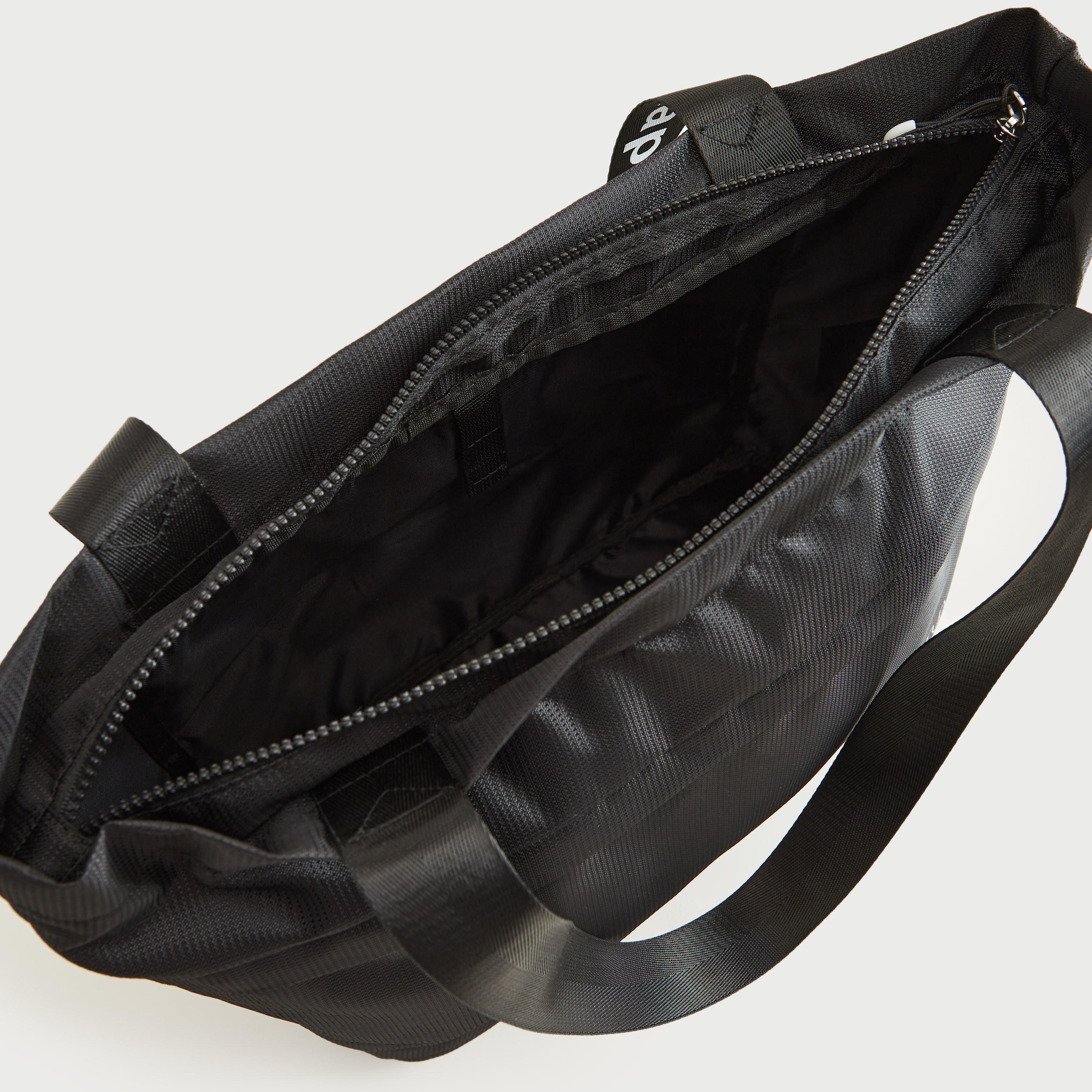 شنطة توتي سادة بسحّاب إغلاق ومقابض مزدوجة من كابا-women-bagsandwallets-handbags-image-2