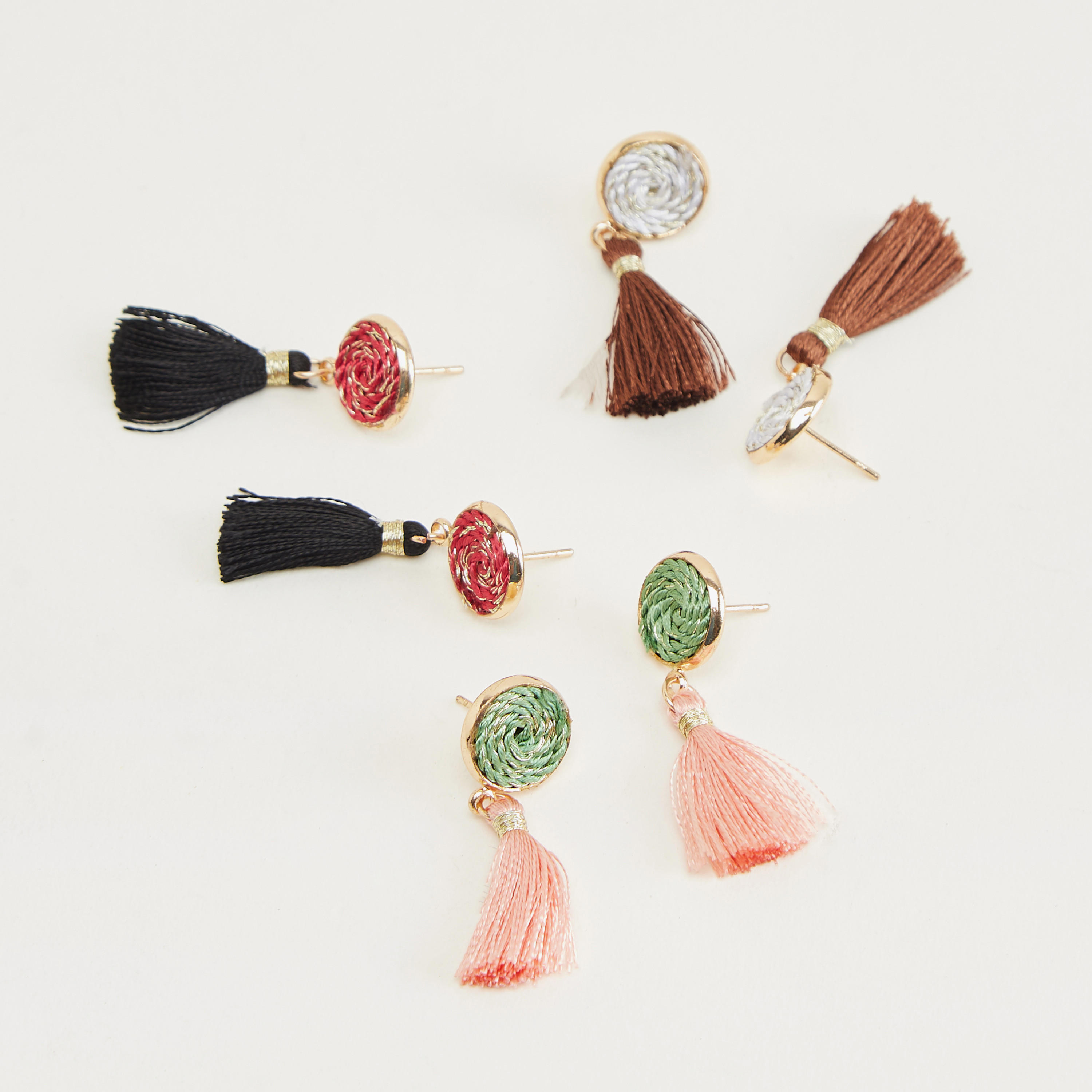 حلقان متدلية مزينة بشرابات - طقم من 3 أزواج-women-watchesandjewellery-jewellery-earrings-image-1