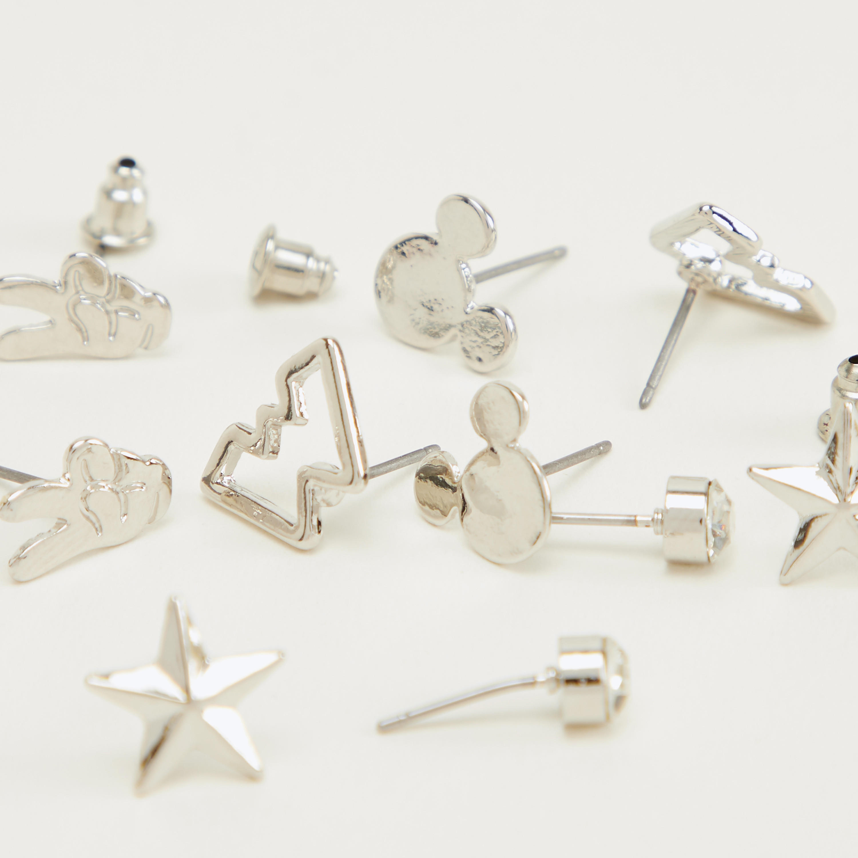حلقان مرصّعة بتزيينات ومكبس إغلاق خلفي - طقم من 5 أزواج-women-watchesandjewellery-jewellery-earrings-image-2