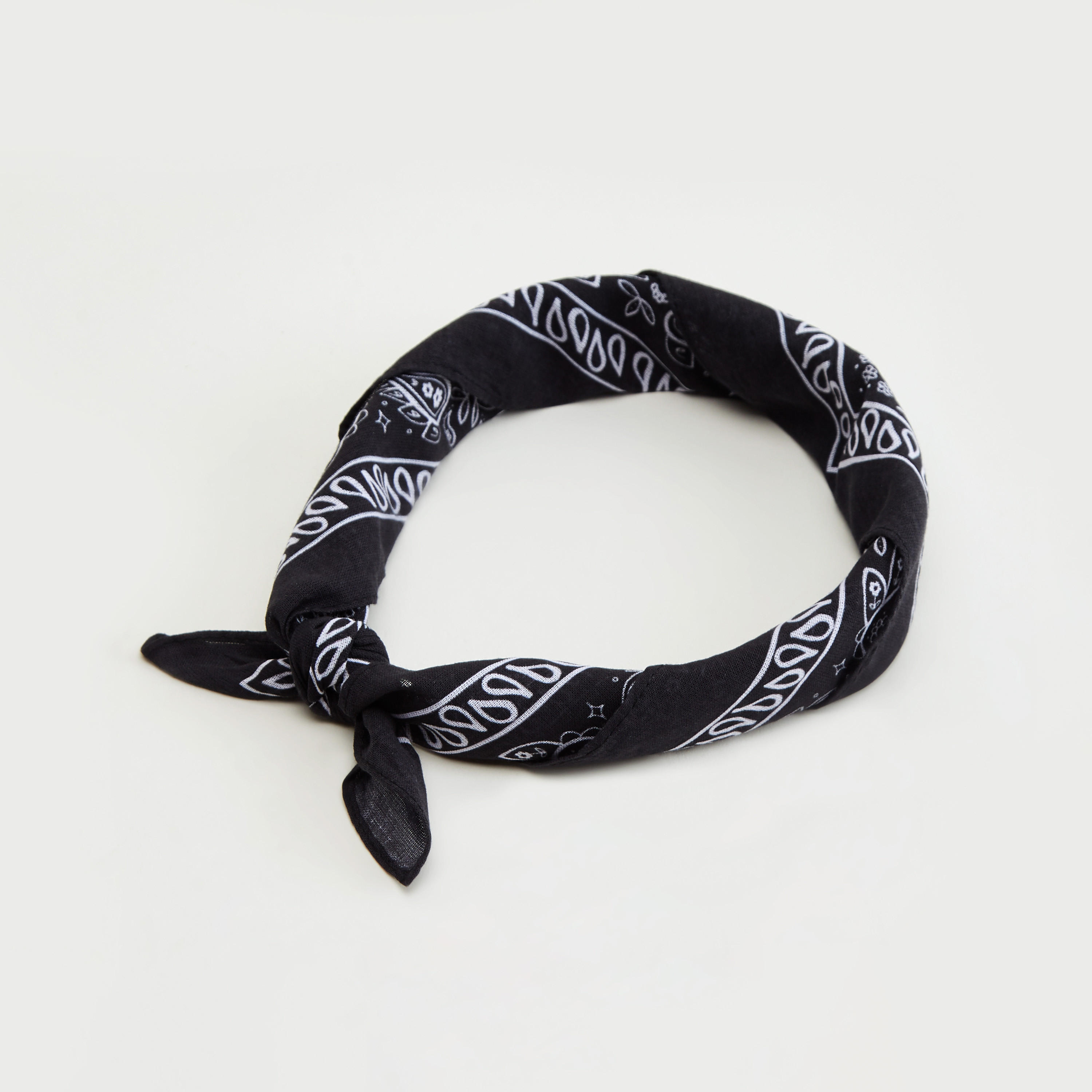 باندانا بطبعات بيزلي-women-hairaccessories-image-1