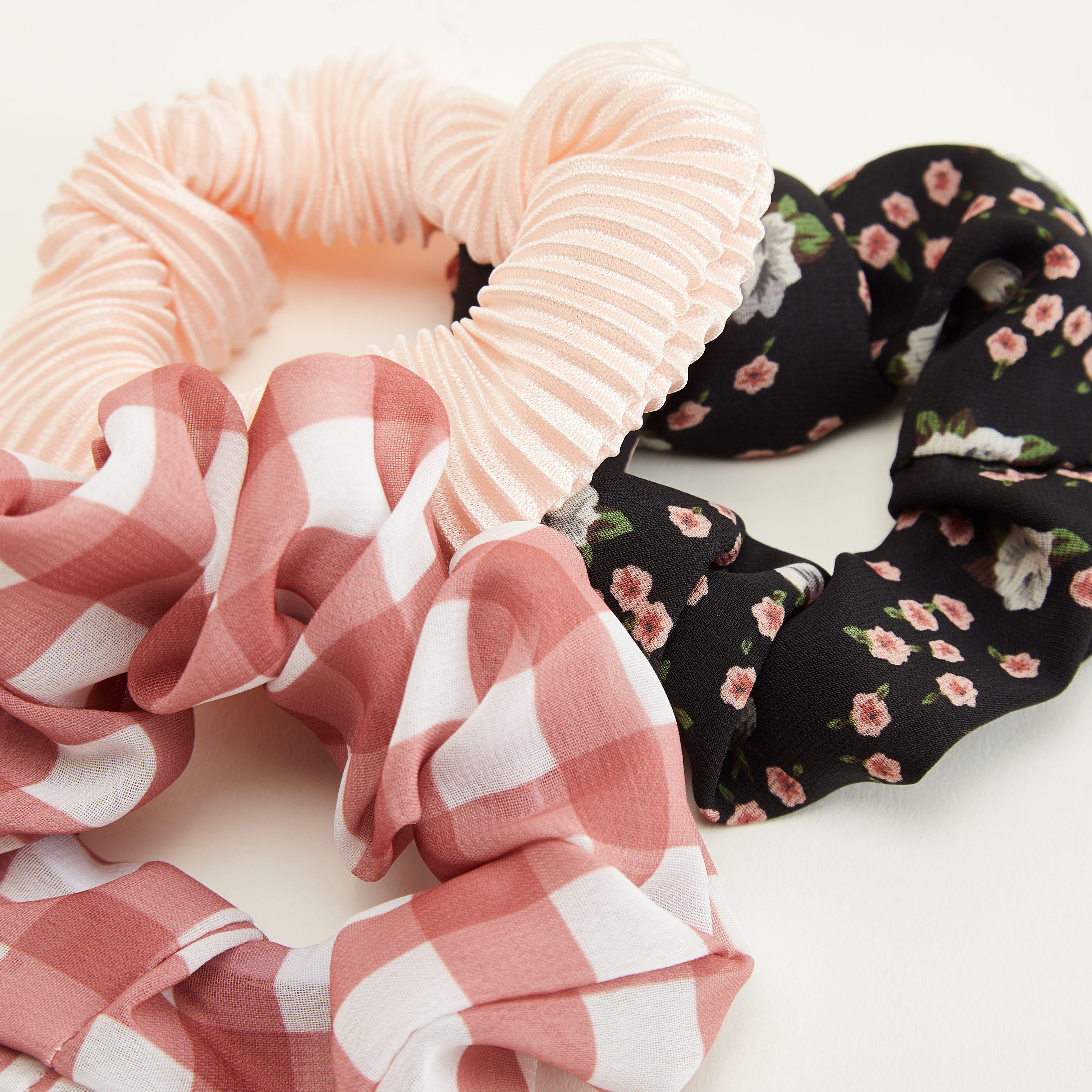 ربطات شعر قماشيّة مطّاطيّة ومتنوعة - طقم من 3 قطع-women-hairaccessories-image-6