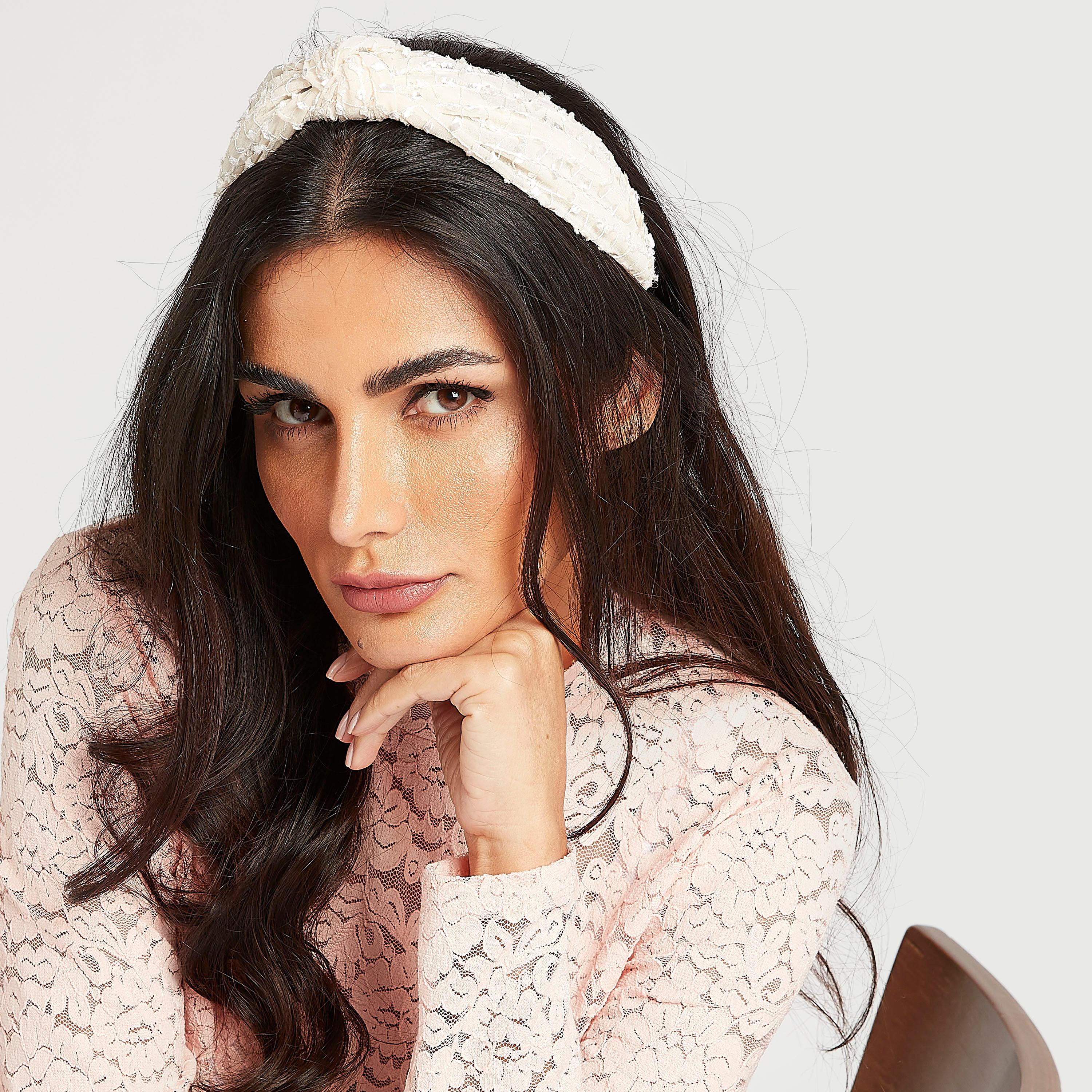 ربطة شعر بملمس بارز وتفاصيل عقدة-women-hairaccessories-image-2