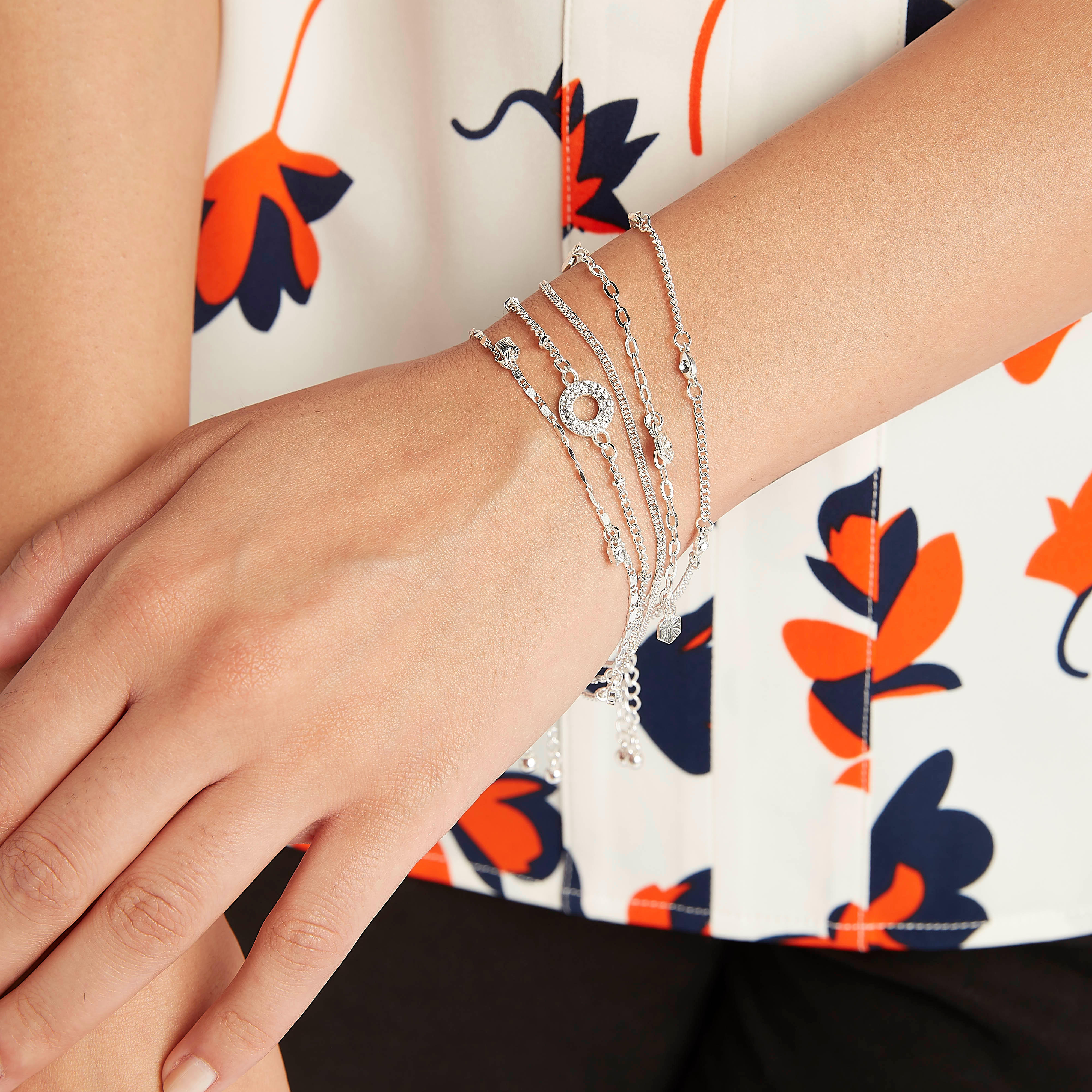 أساور مزينة بمشبك إغلاق - طقم من 5 قطع-women-watchesandjewellery-jewellery-banglesandbracelets-image-2