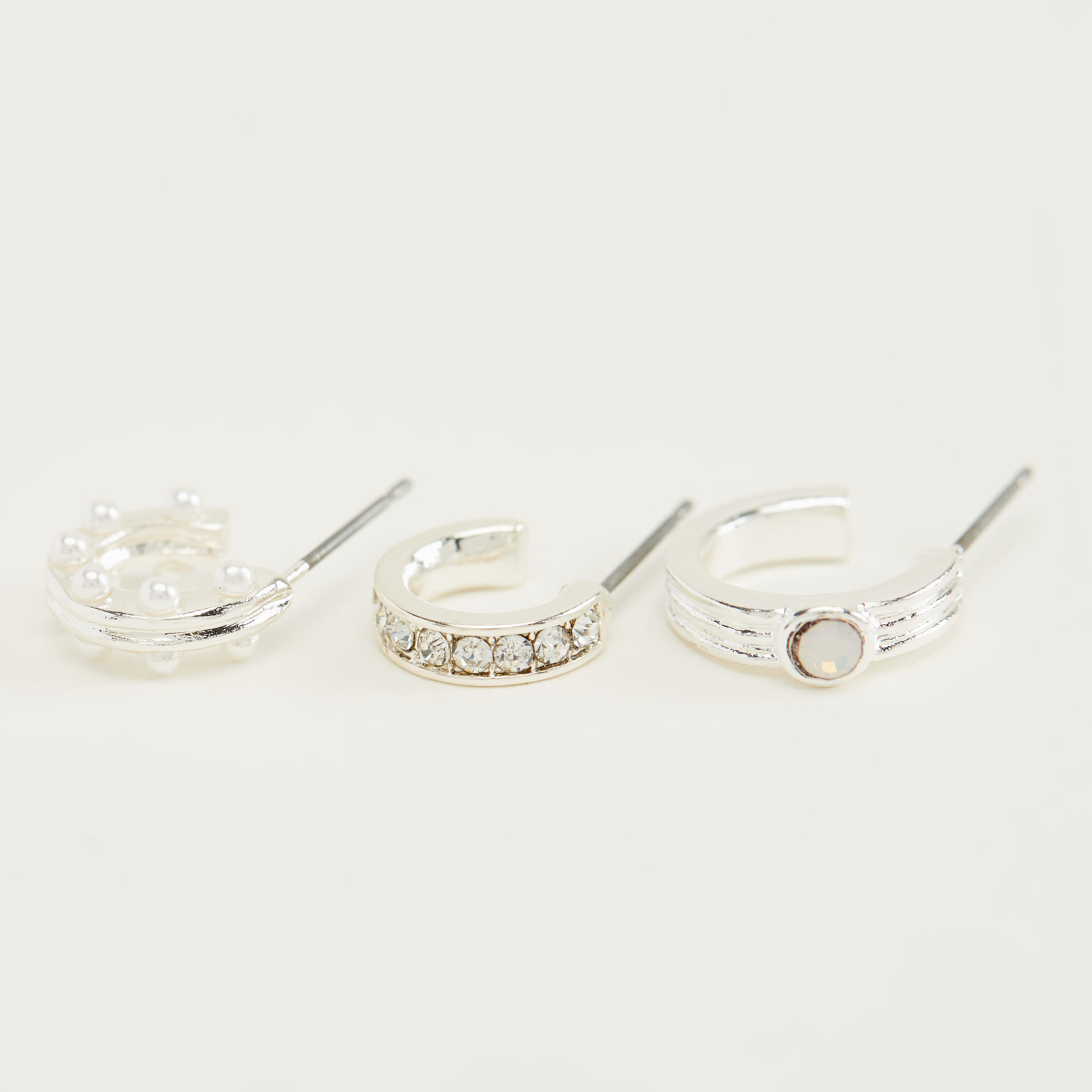 حلقان مزيّنة مرصّعة بمكبس إغلاق خلفي - طقم من 3-women-watchesandjewellery-jewellery-earrings-image-3