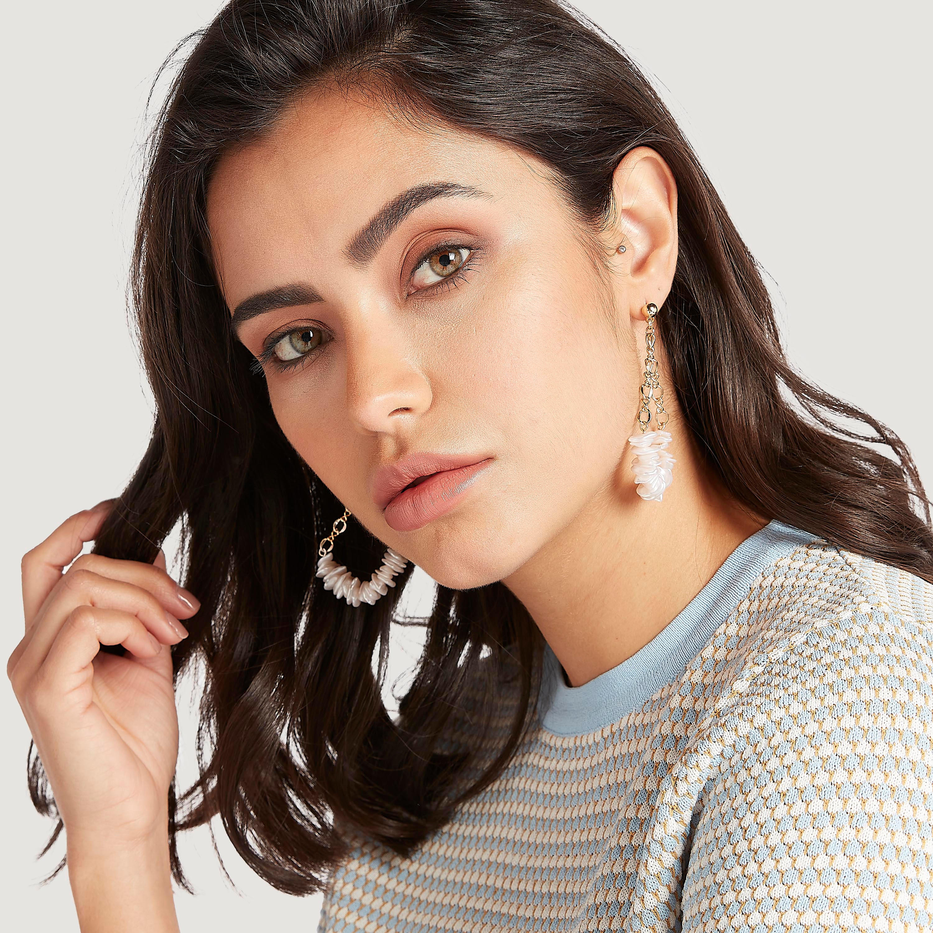Embellished Dangler Earrings with Pushback Closure-women-watchesandjewellery-jewellery-earrings-image-2