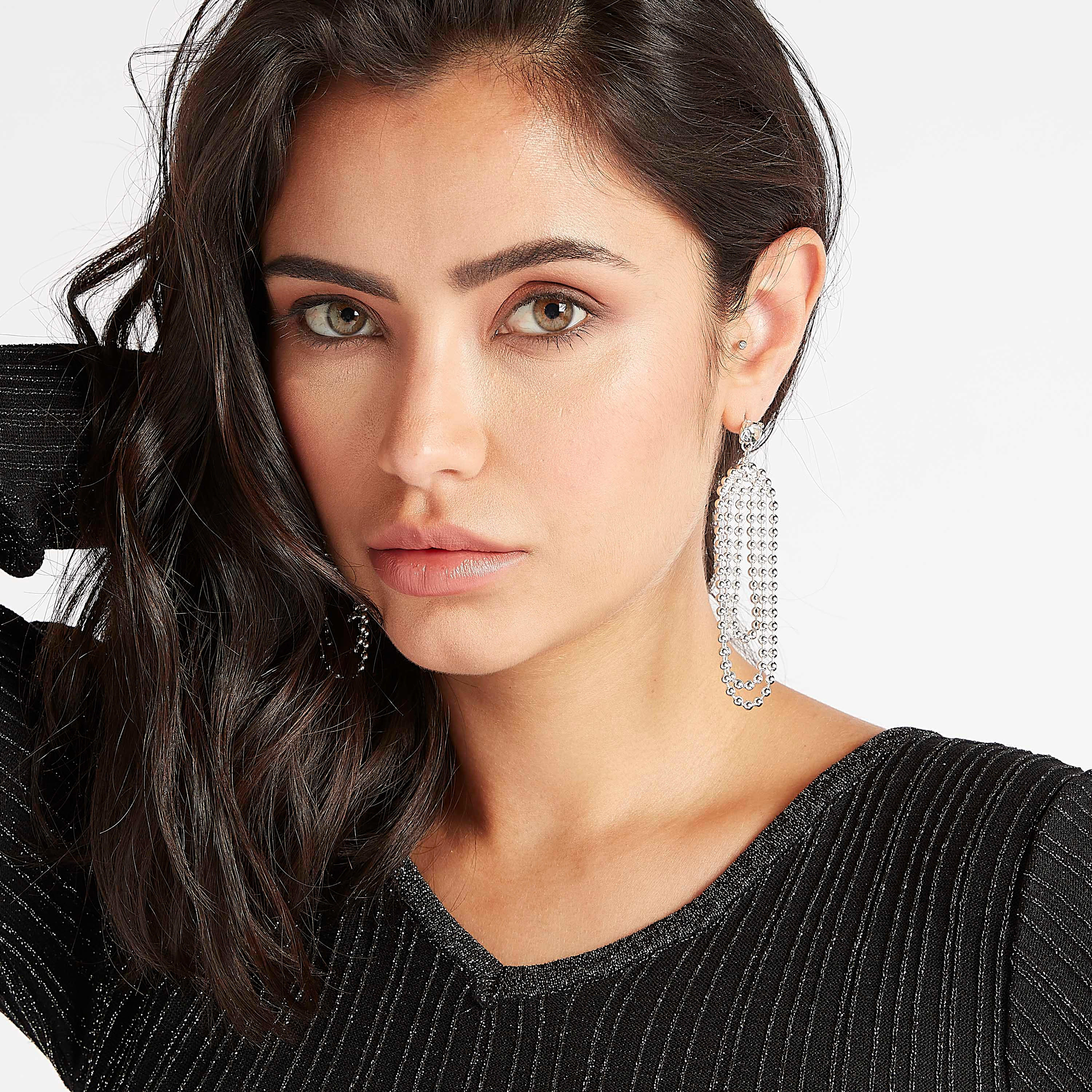 Embellished Dangler Earrings with Pushback Closure-women-watchesandjewellery-jewellery-earrings-image-2