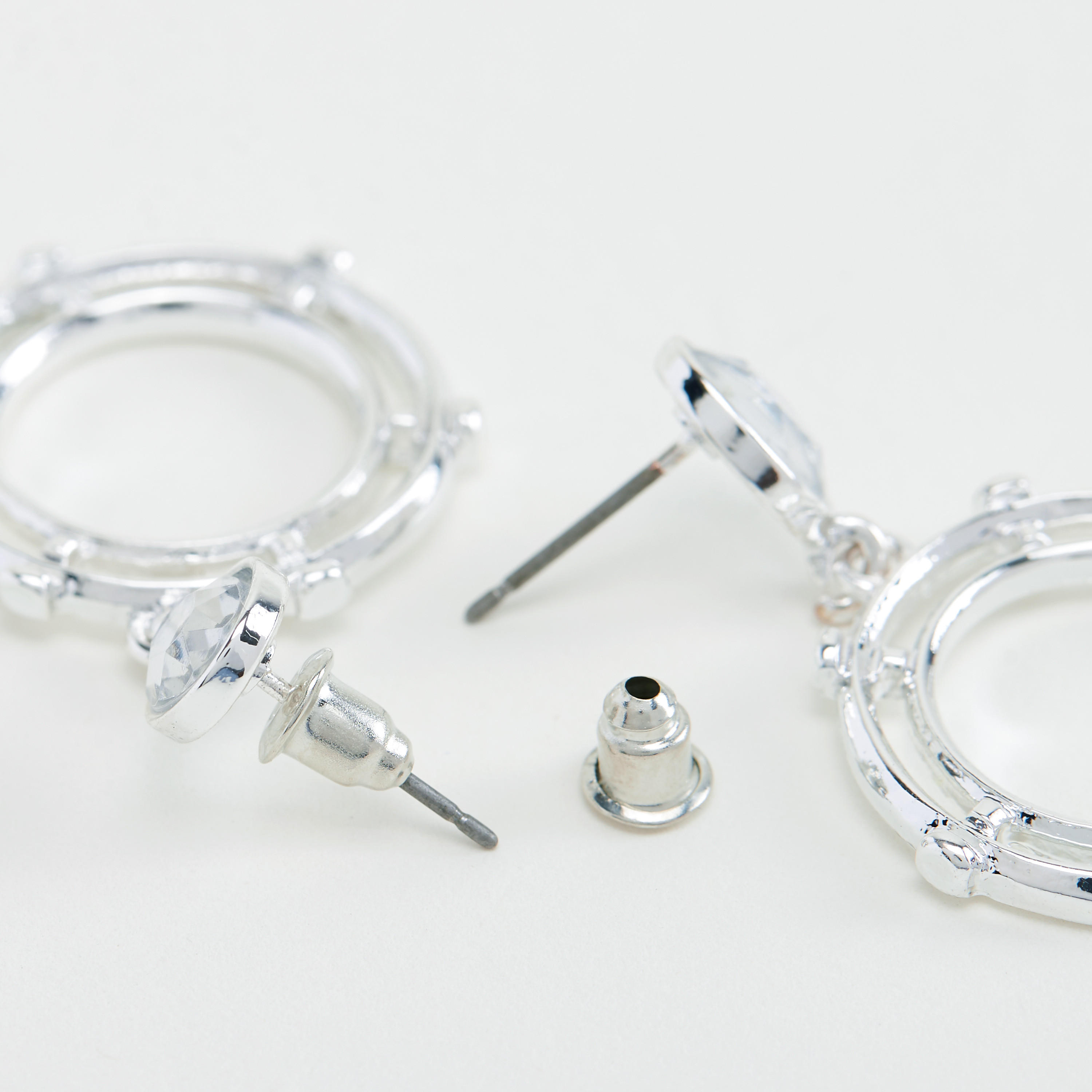 حلقان متدليّة مزيّنة ومكبس إغلاق خلفي-women-watchesandjewellery-jewellery-earrings-image-4