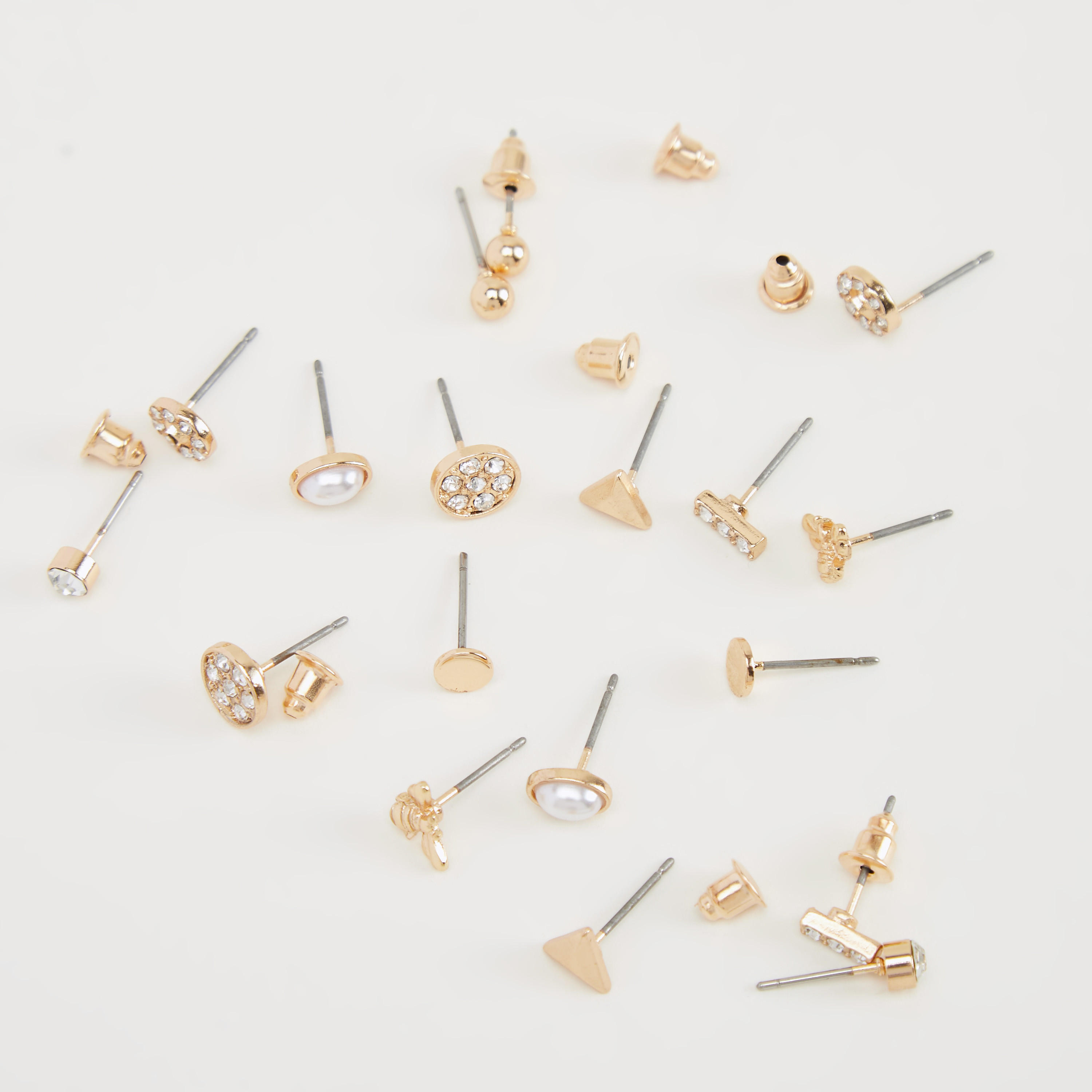 حلقان مرصّعة بتزيينات ومكبس إغلاق خلفي - طقم من 9-women-watchesandjewellery-jewellery-earrings-image-2