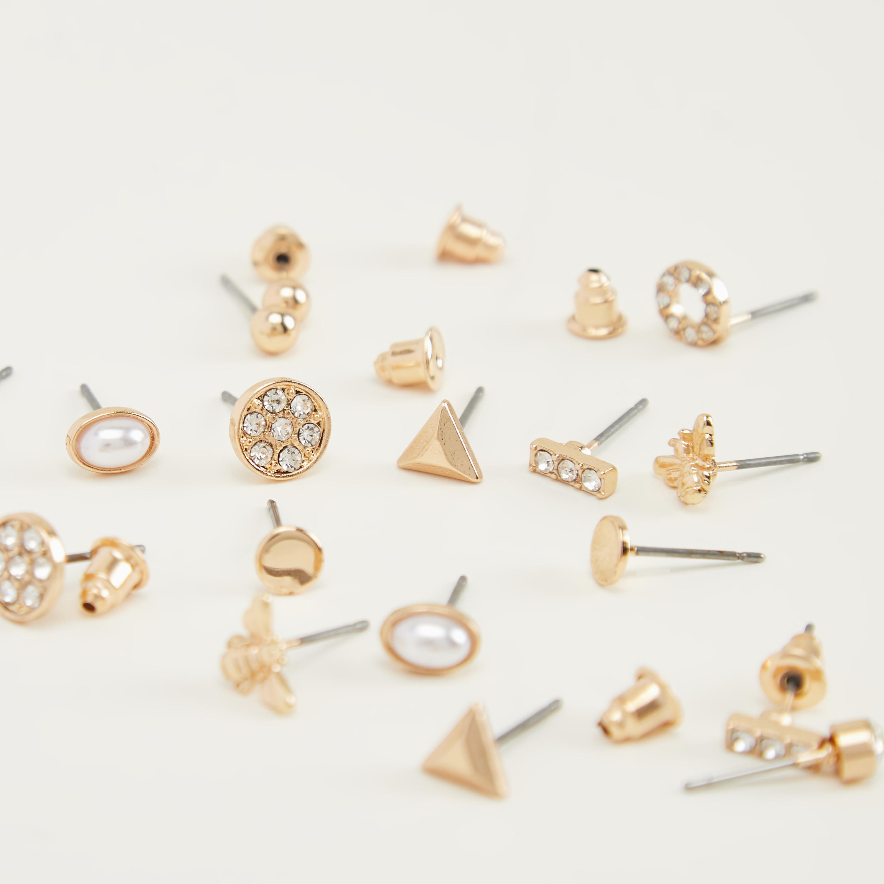 حلقان مرصّعة بتزيينات ومكبس إغلاق خلفي - طقم من 9-women-watchesandjewellery-jewellery-earrings-image-3