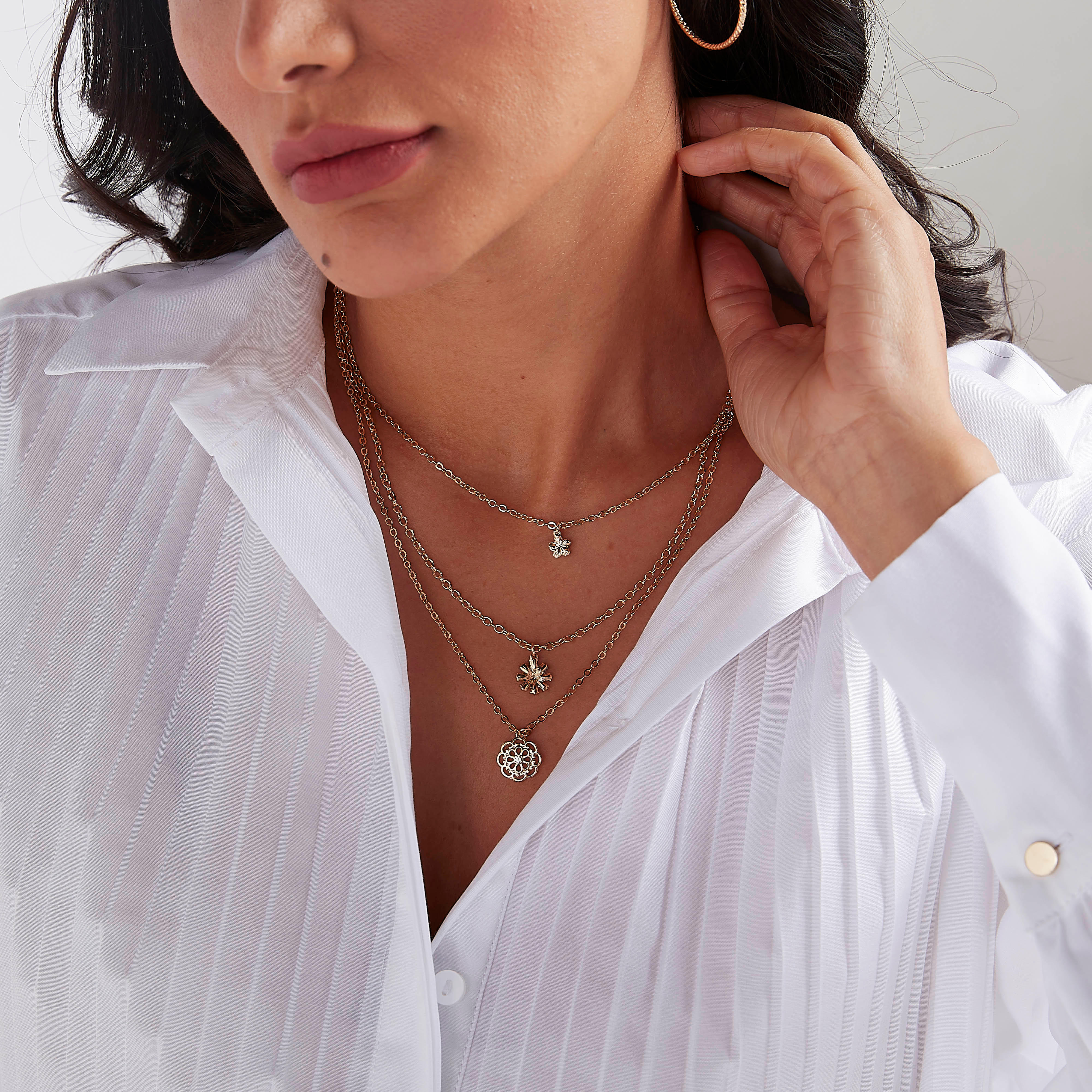 عقد مزيّن متعدّد الطبقات بمشبك إغلاق-women-watchesandjewellery-jewellery-necklacesandpendants-image-2