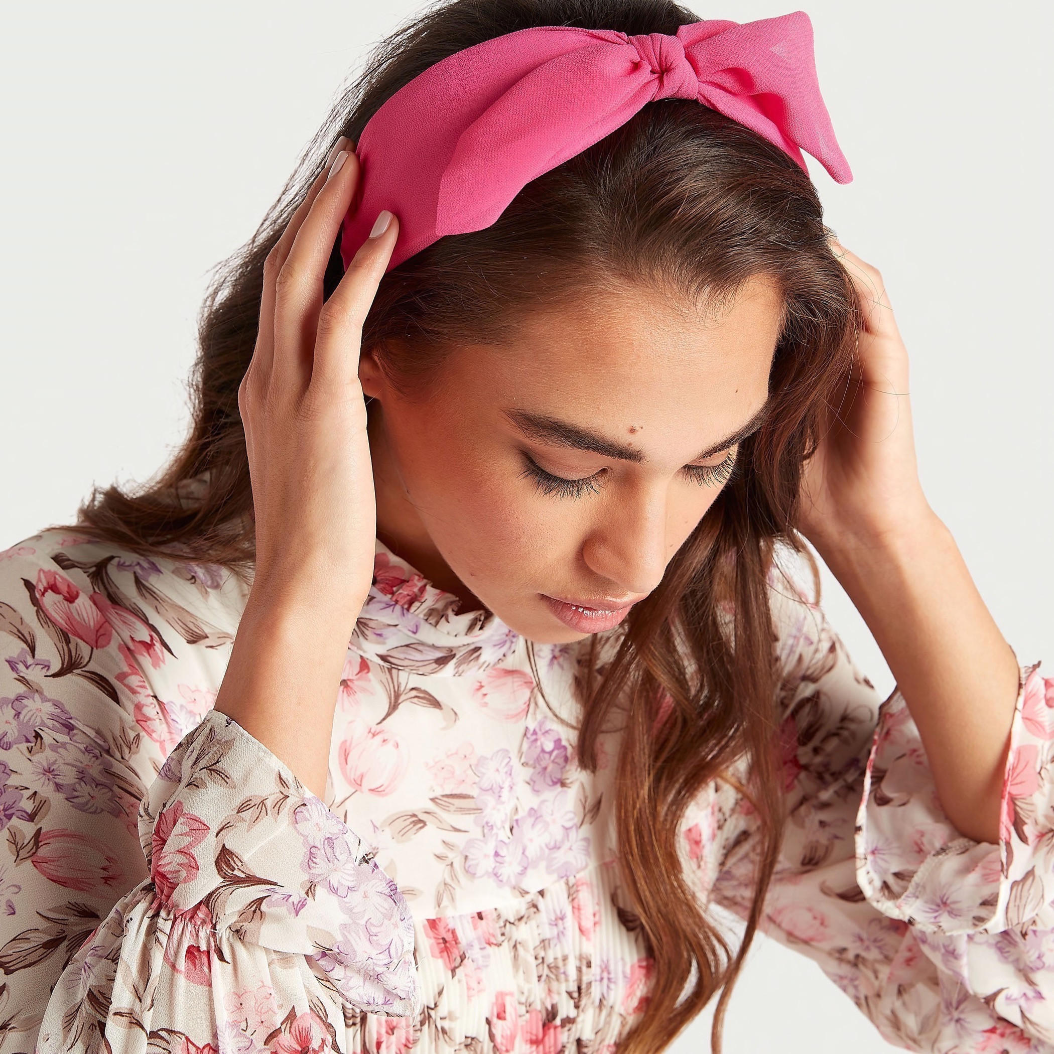شريطة رأس سادة بتفاصيل عقدة من جلوو-women-hairaccessories-image-4
