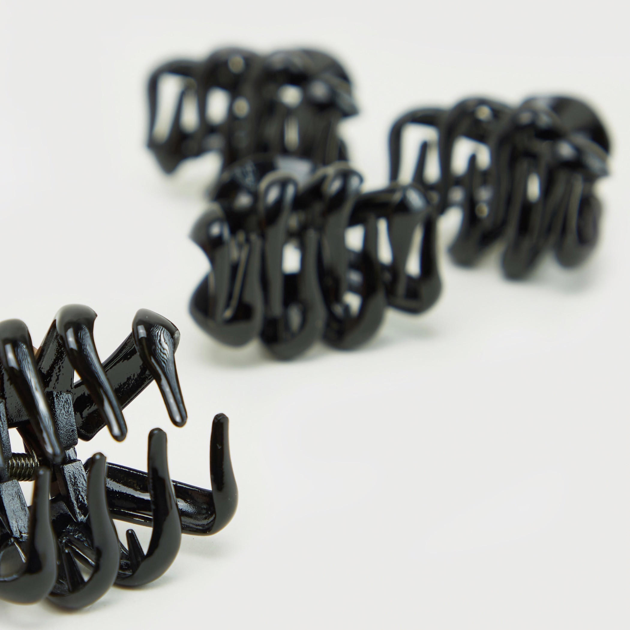 مشابك شعر سادة من جلوو - طقم من 4 قطع-women-hairaccessories-clips-image-4