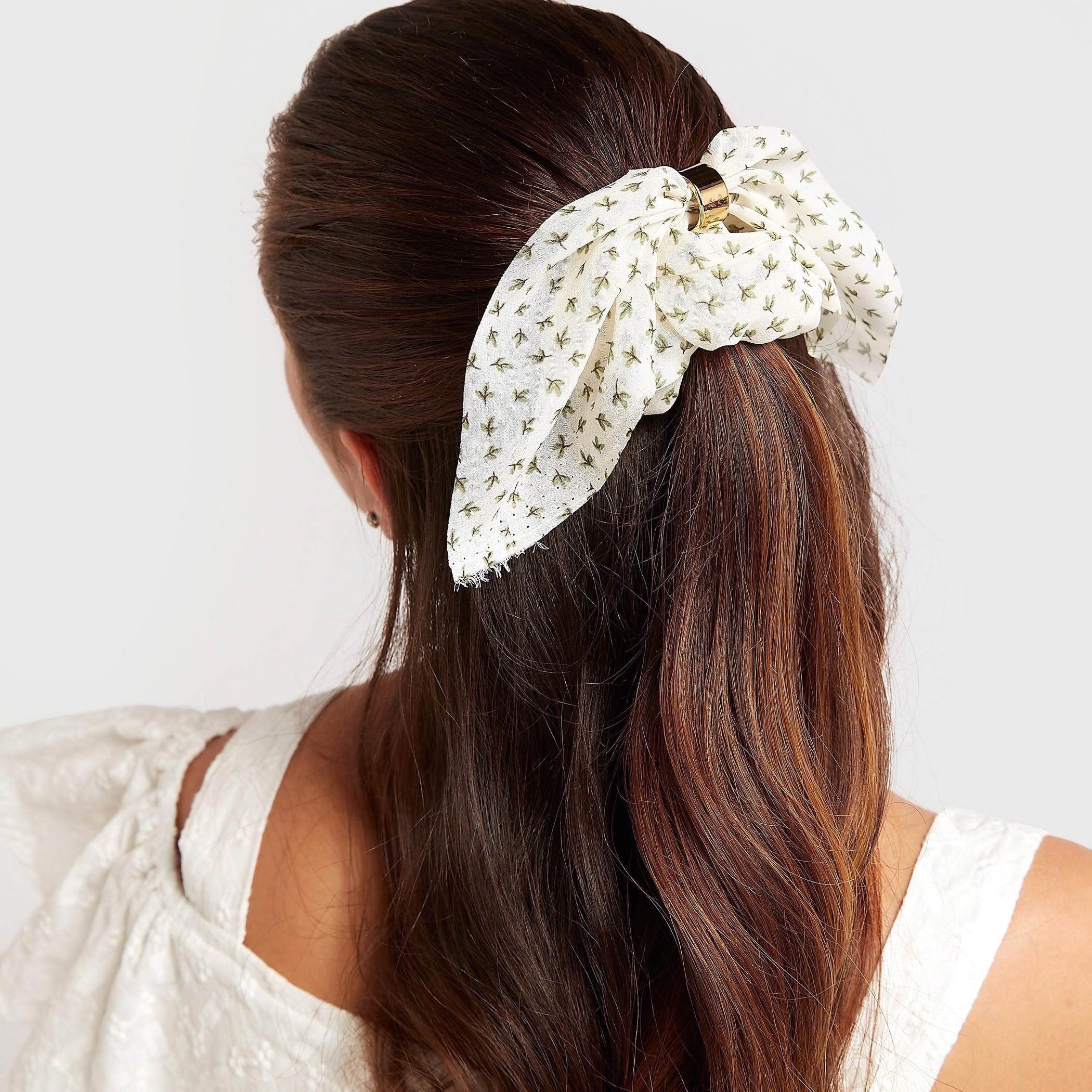 ربطة شعر بطبعات وزينة حلقة معدنيّة من جلوو - طقم من 2-women-hairaccessories-image-2