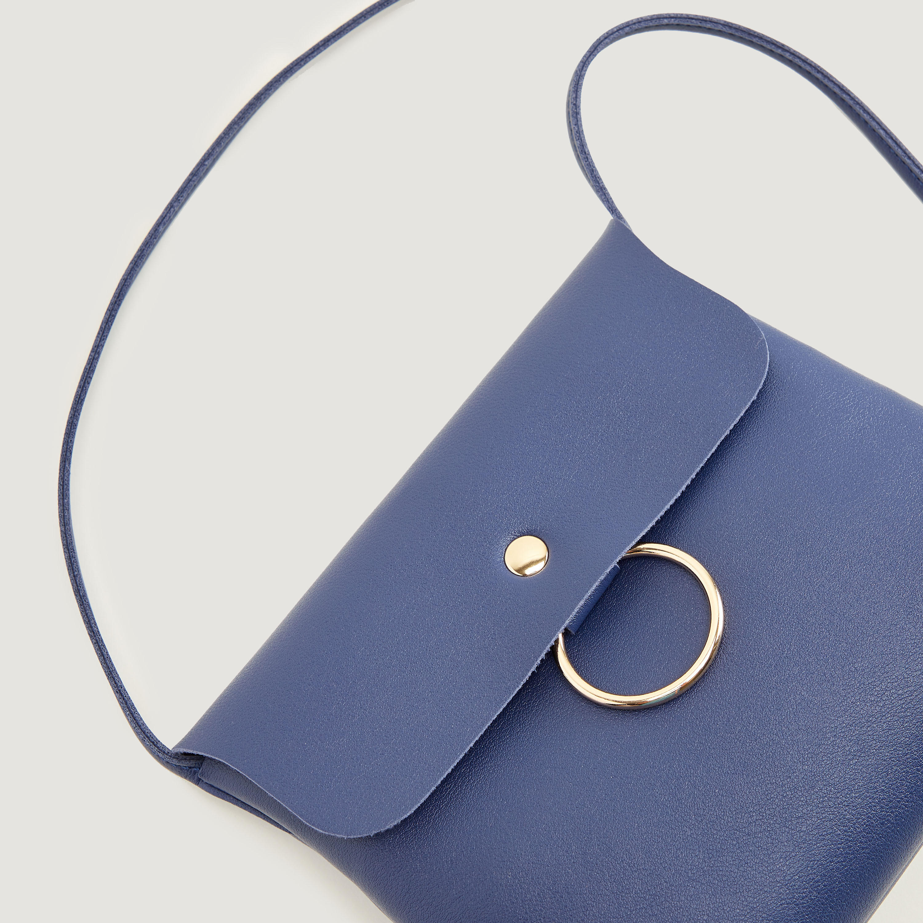 شنطة كروس بودي سادة بحزام وزر إغلاق مغناطيسي من جلو-women-bagsandwallets-handbags-image-4