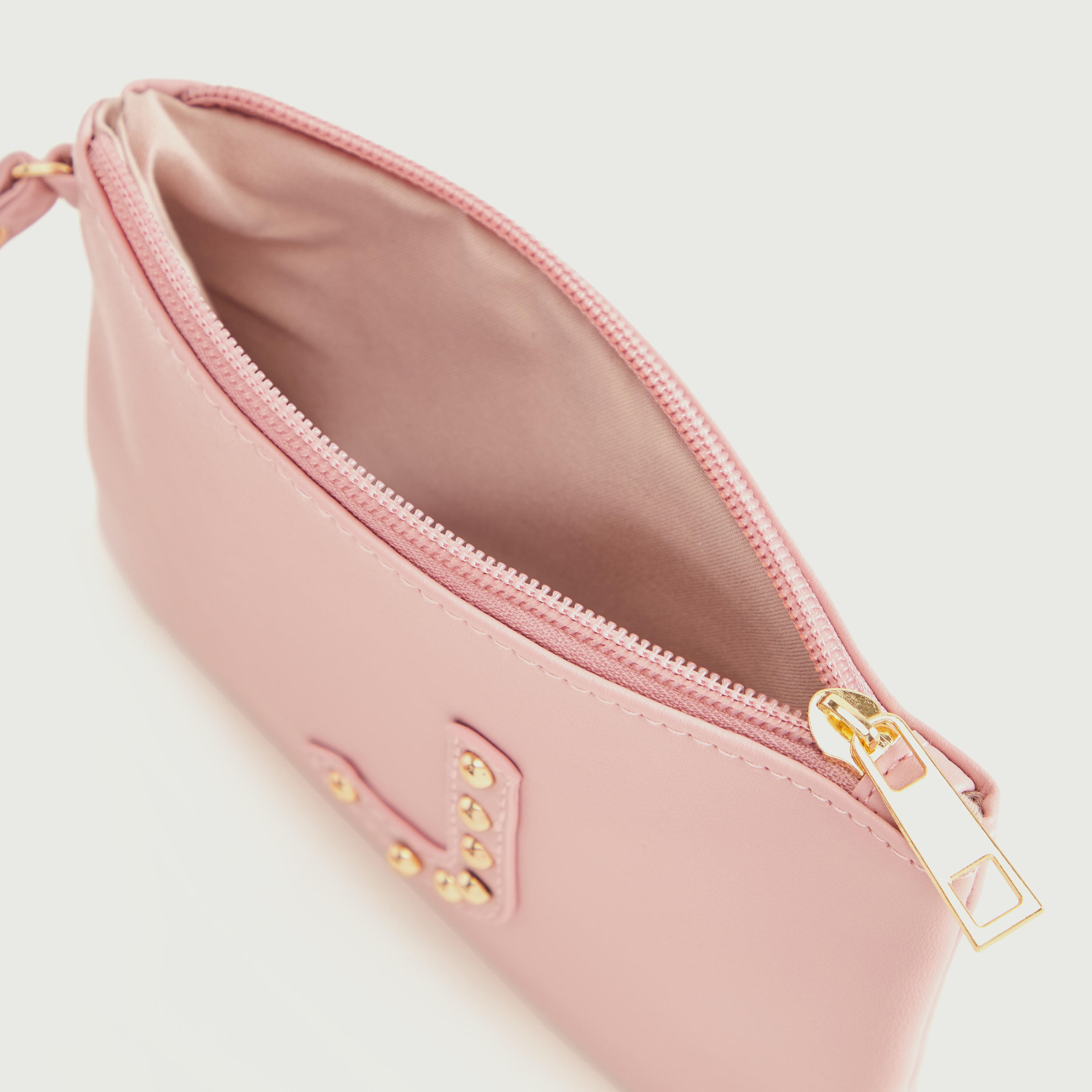شنطة صغيرة بتصيميم حرف جي مرصّع مع سوار وسحّاب إغلاق من جلو-women-bagsandwallets-wallets-image-4