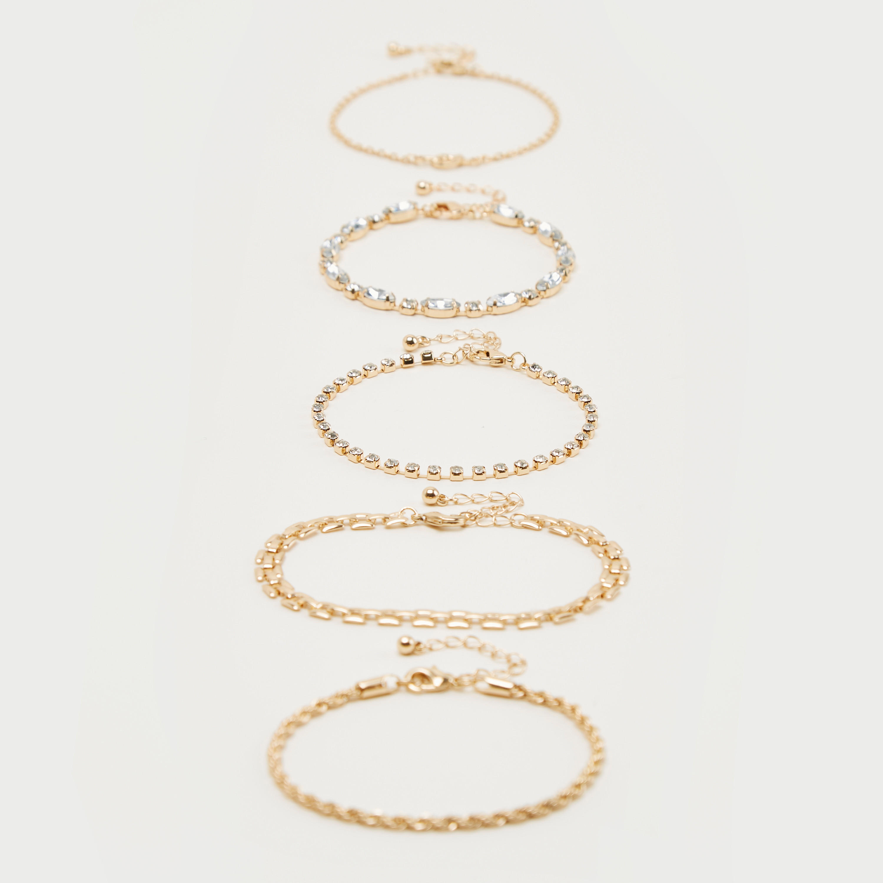 أساور مزيّنة بمشبك إغلاق -  طقم من 5 قطع-women-watchesandjewellery-jewellery-banglesandbracelets-image-1
