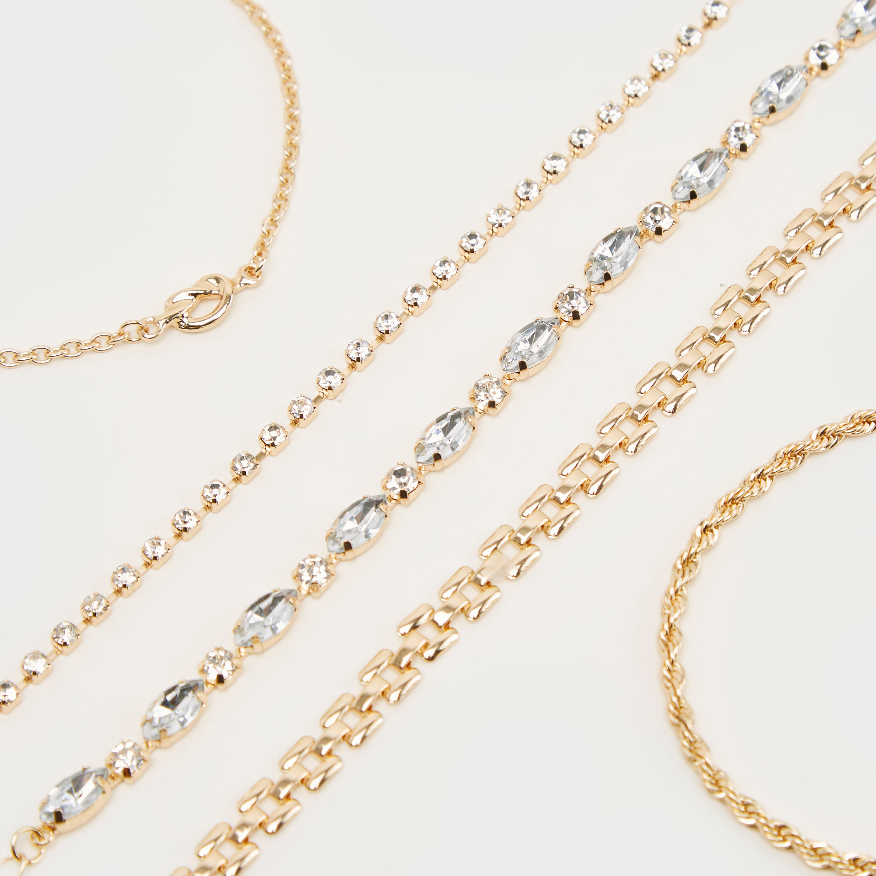 أساور مزيّنة بمشبك إغلاق -  طقم من 5 قطع-women-watchesandjewellery-jewellery-banglesandbracelets-image-3