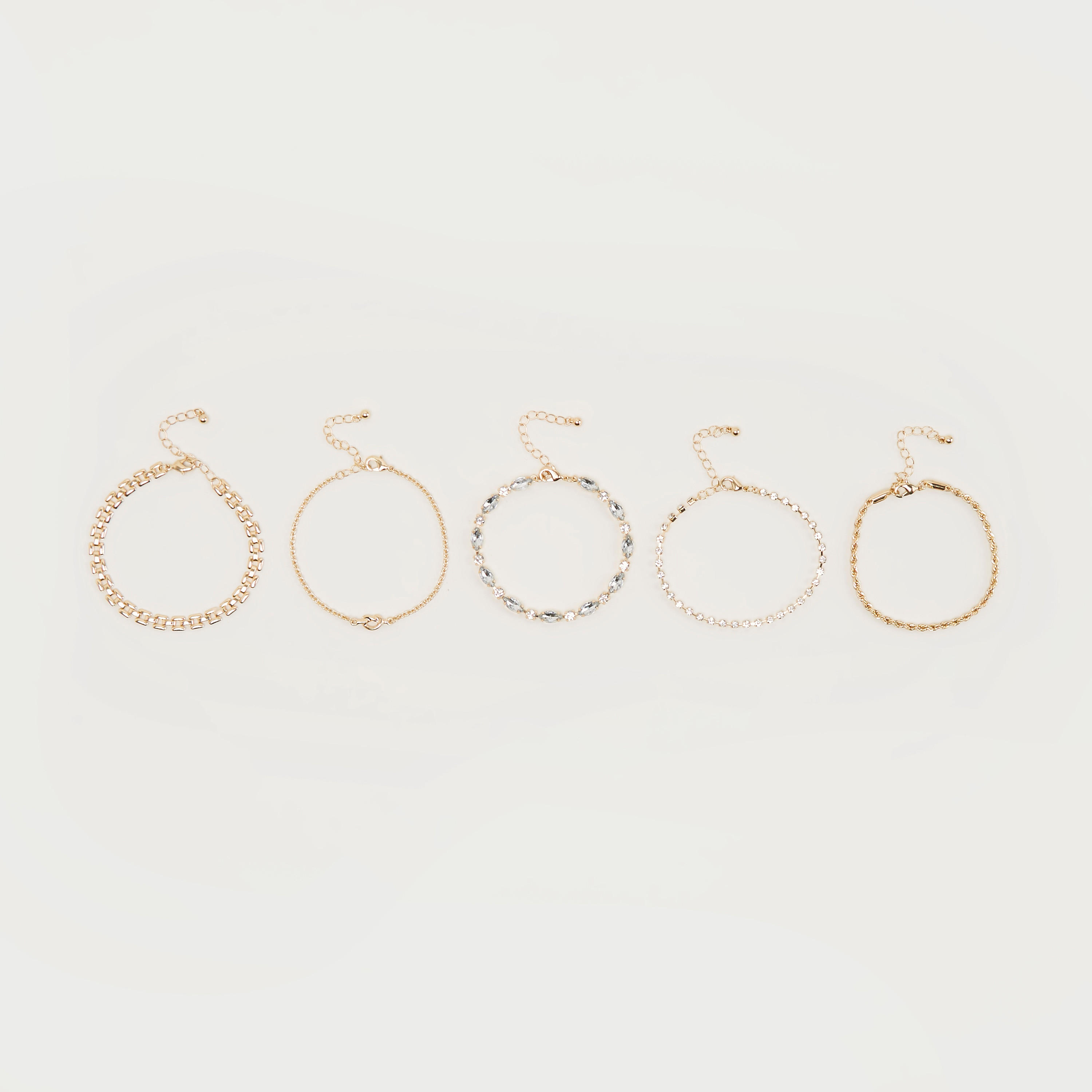 أساور مزيّنة بمشبك إغلاق -  طقم من 5 قطع-women-watchesandjewellery-jewellery-banglesandbracelets-image-4