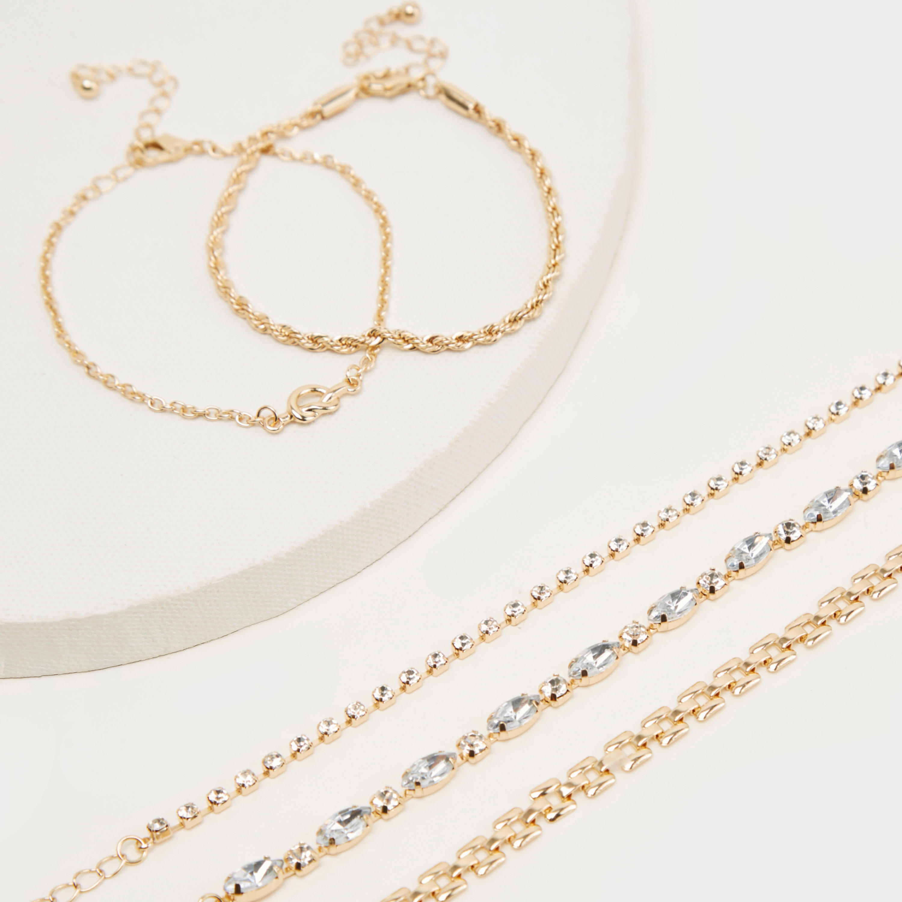 أساور مزيّنة بمشبك إغلاق -  طقم من 5 قطع-women-watchesandjewellery-jewellery-banglesandbracelets-image-5