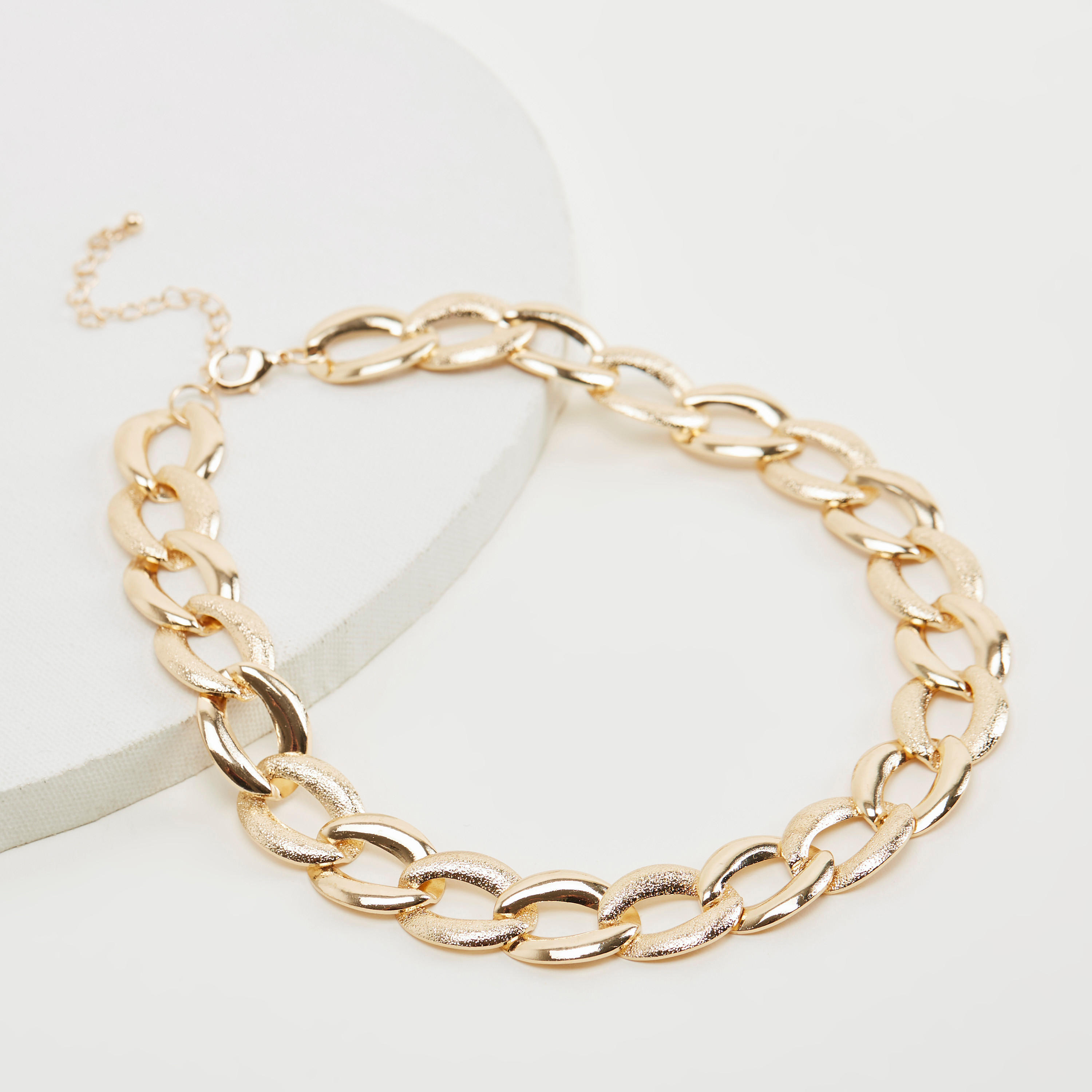 عقد تشوكر بسلسلة ميتاليك ومشبك إغلاق-women-watchesandjewellery-jewellery-necklacesandpendants-image-1
