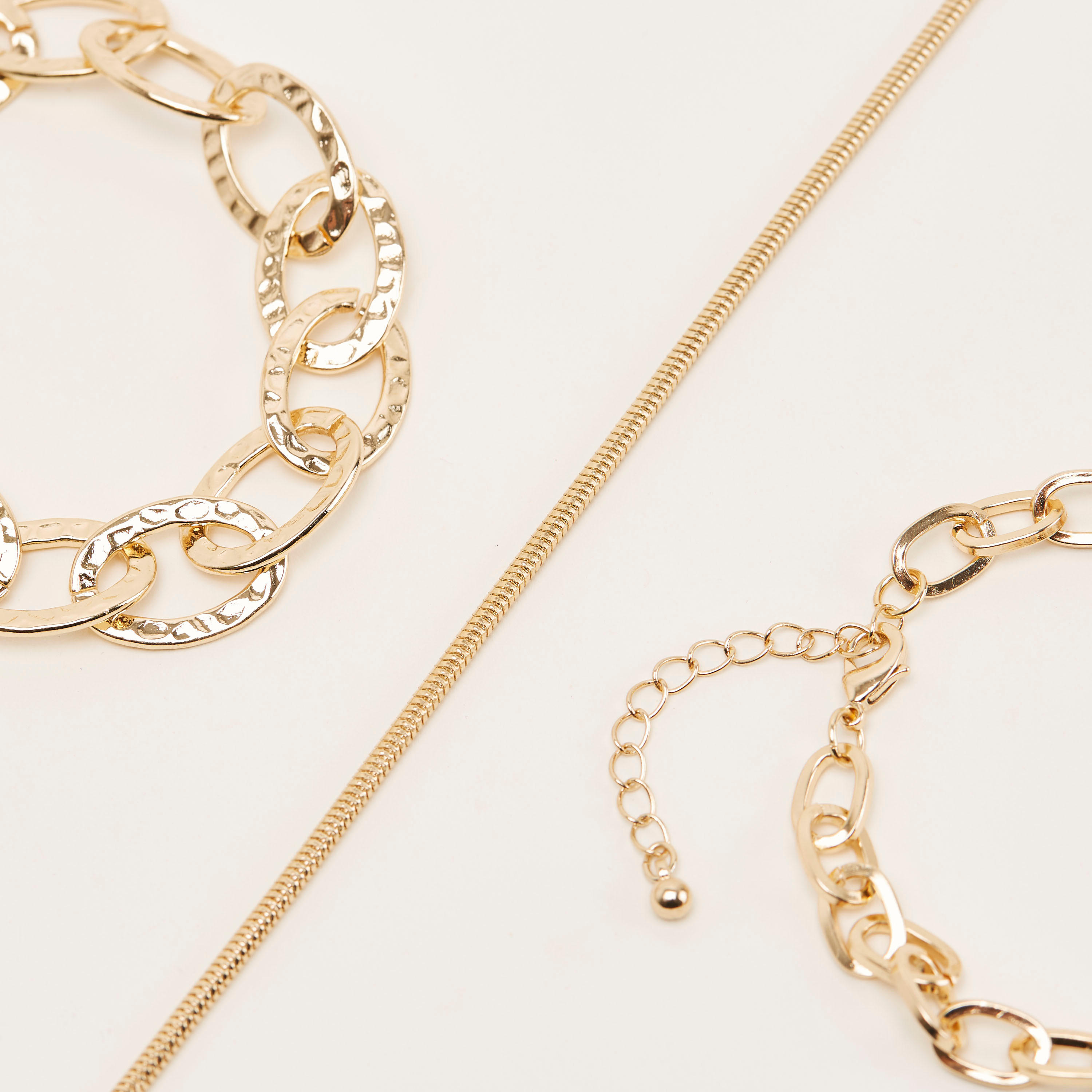 أساور ميتاليك بمشبك إغلاق -  طقم من 3-women-watchesandjewellery-jewellery-banglesandbracelets-image-3