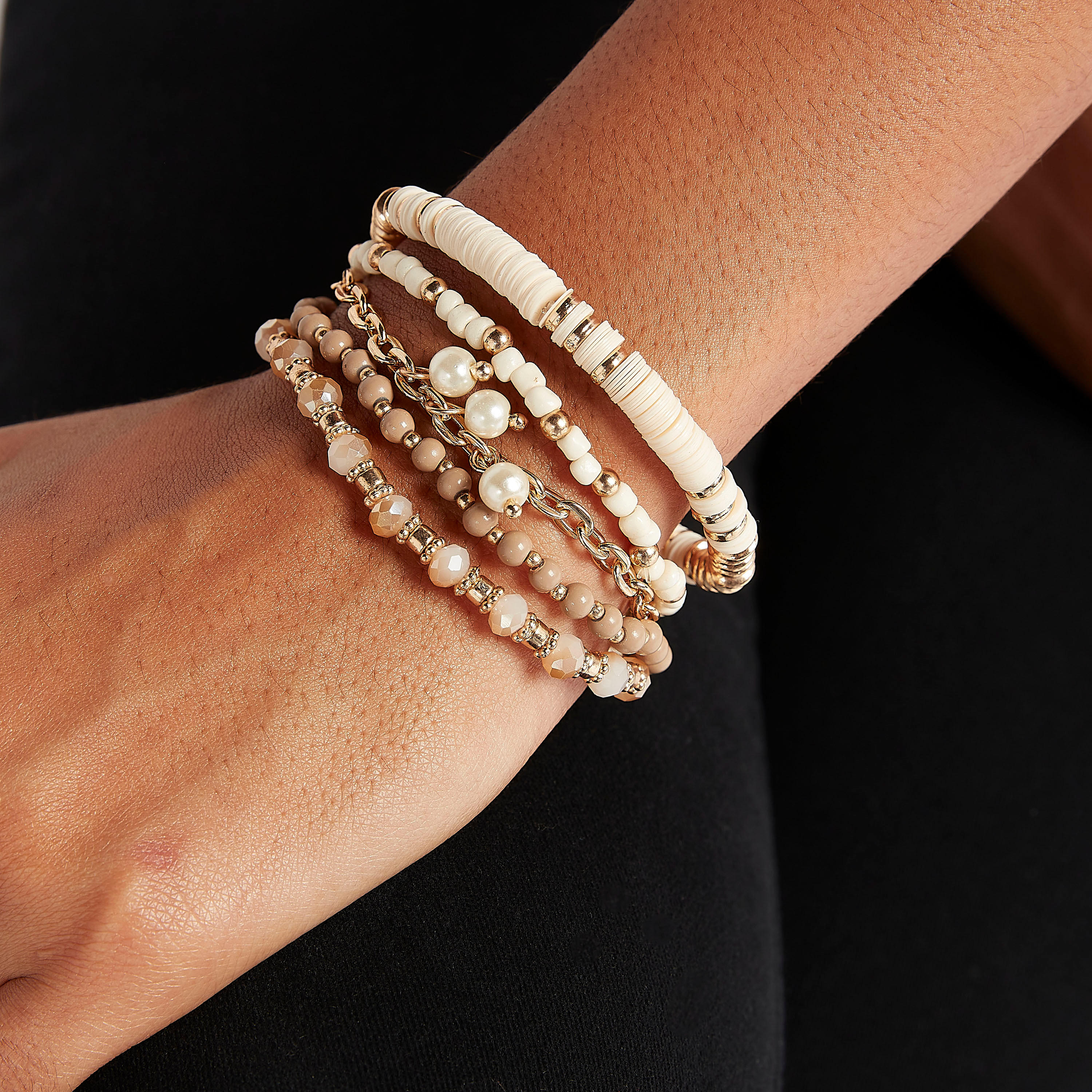أساور مزيّنة- طقم من 5 قطع-women-watchesandjewellery-jewellery-banglesandbracelets-image-2