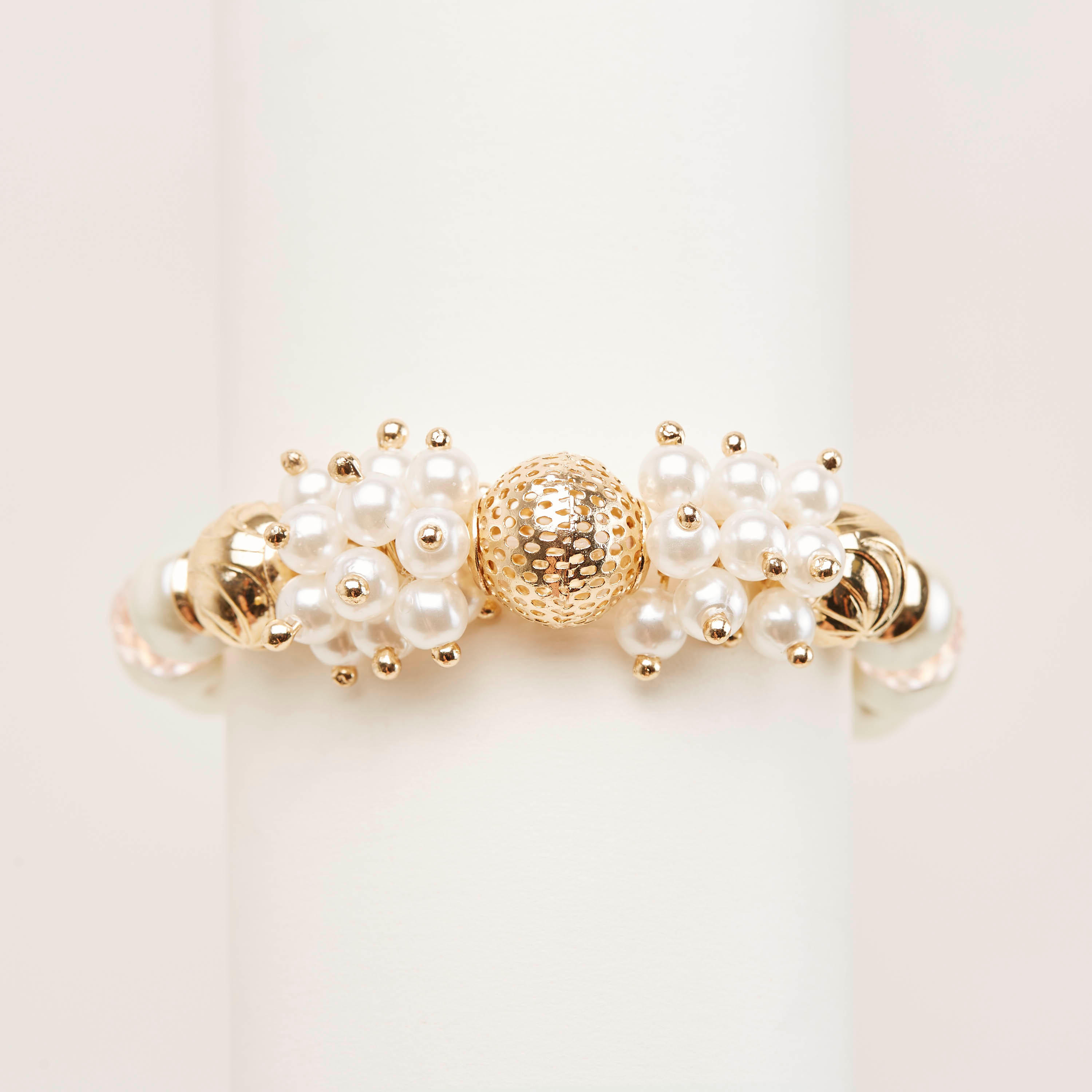 سوار مزيّن-women-watchesandjewellery-jewellery-banglesandbracelets-image-5