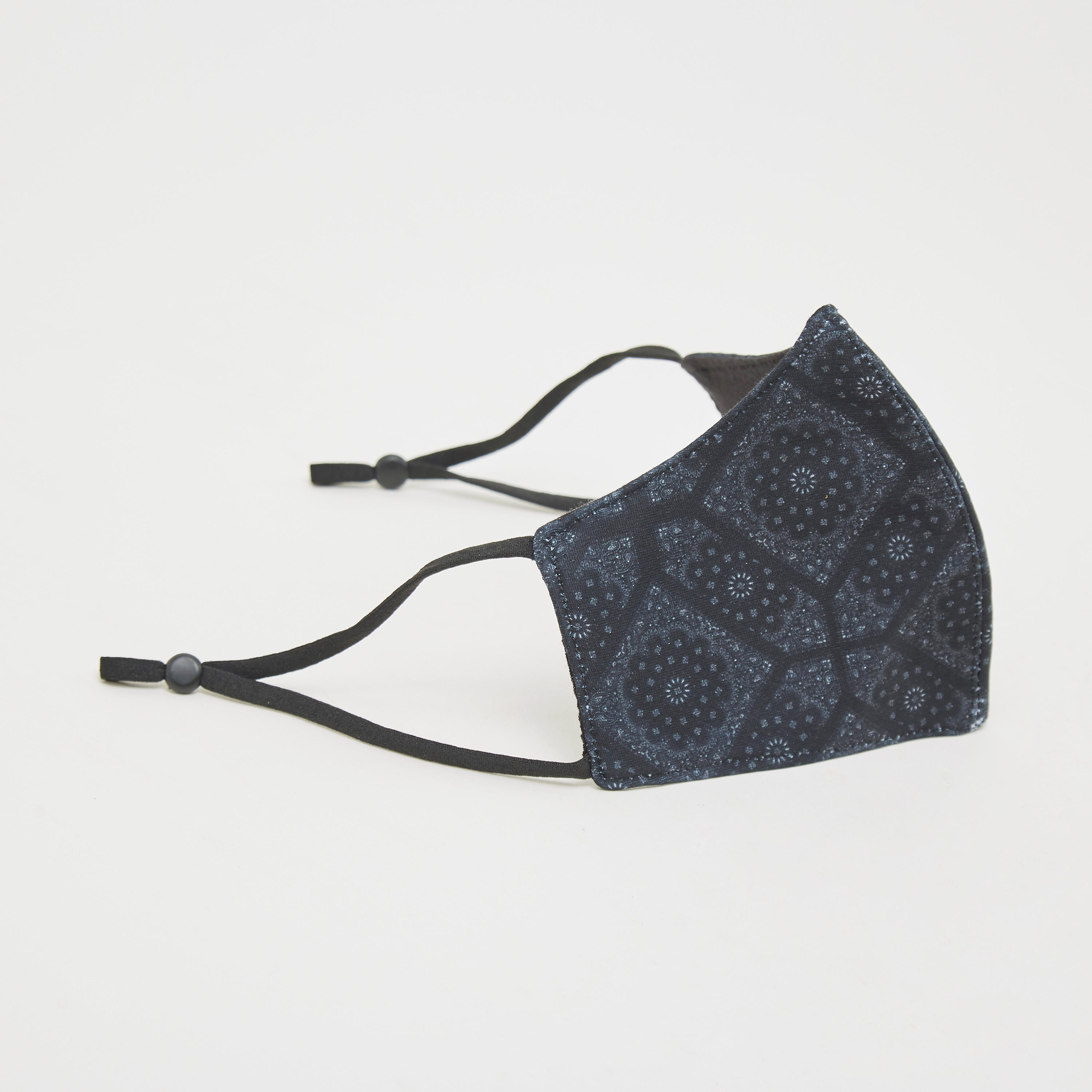 ماسك للوجه مضاد للغبار بحلقات أذن قابلة للتعديل وطبعات-women-clothingaccessories-fashionmasks-image-4