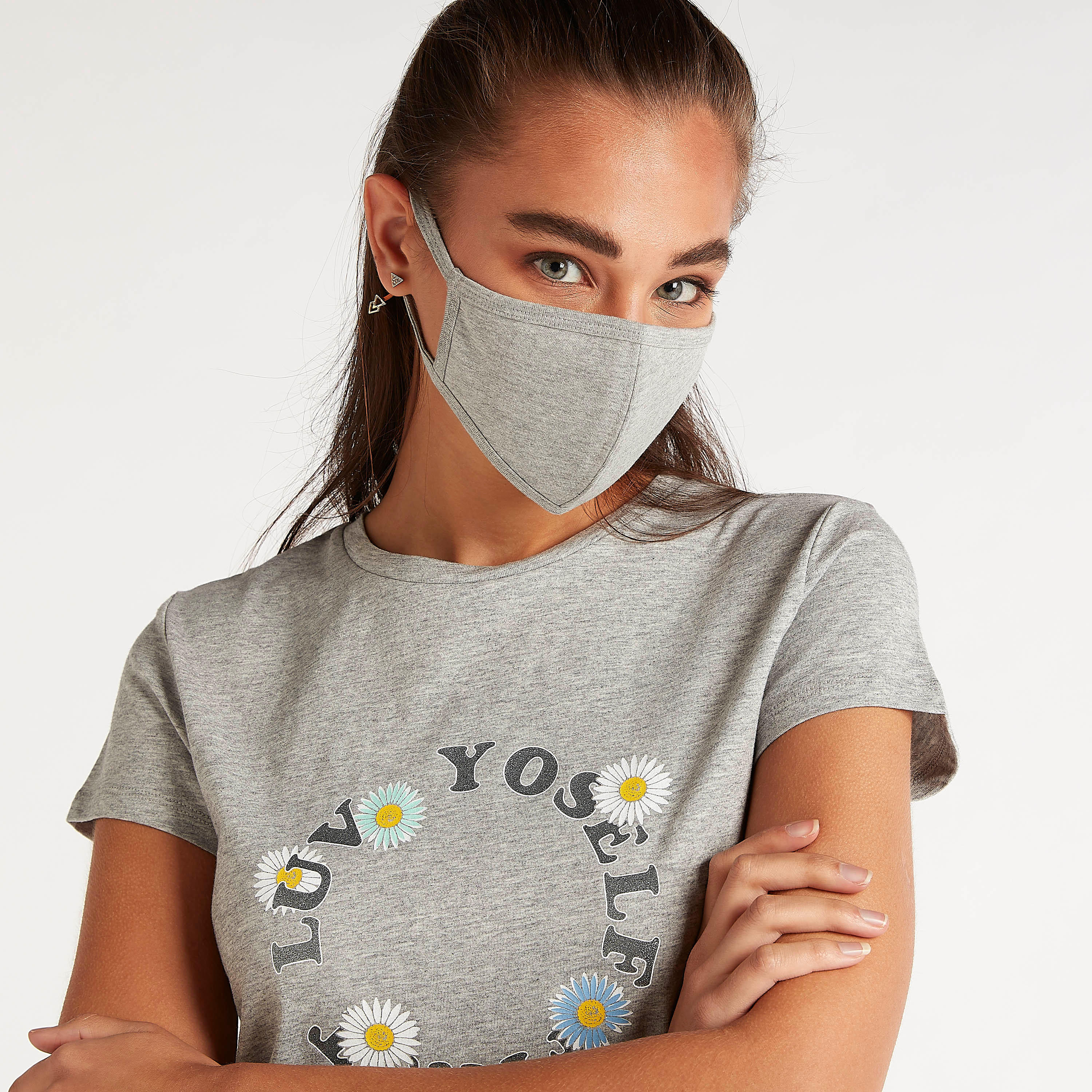 ماسك للوجه مضاد للغبار سادة بحلقات أذن مفرّغة-women-clothingaccessories-fashionmasks-image-4