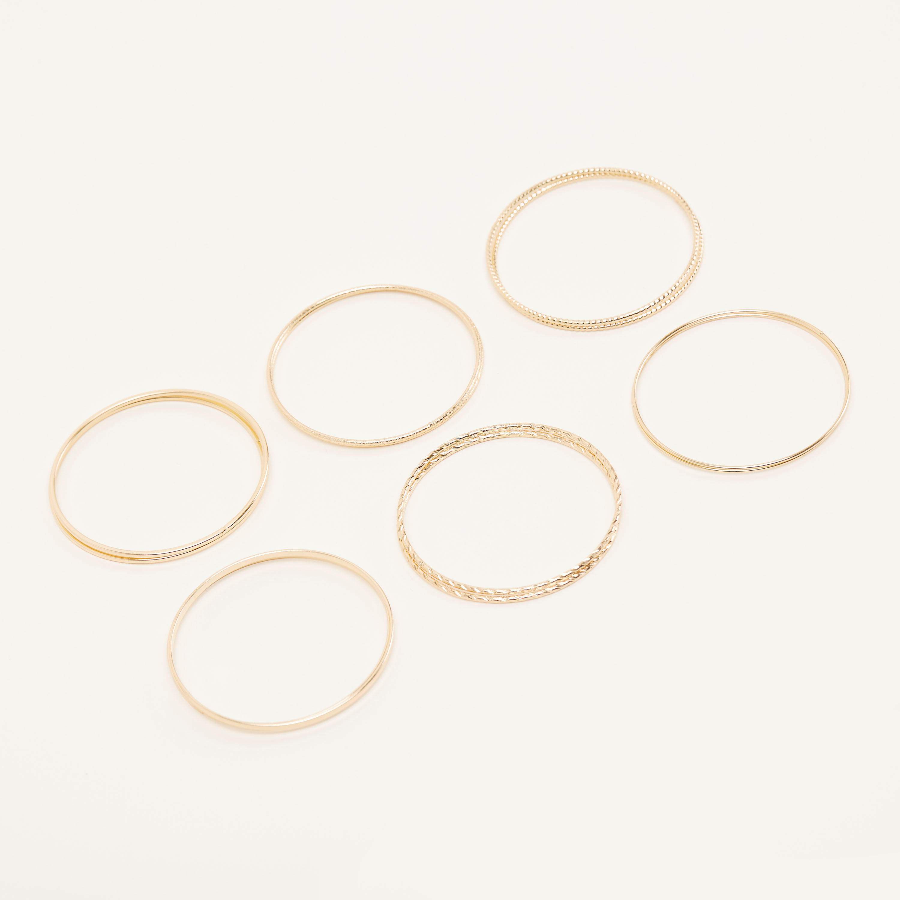 أساور ميتاليك بارزة الملمس - طقم من 12-women-watchesandjewellery-jewellery-banglesandbracelets-image-4