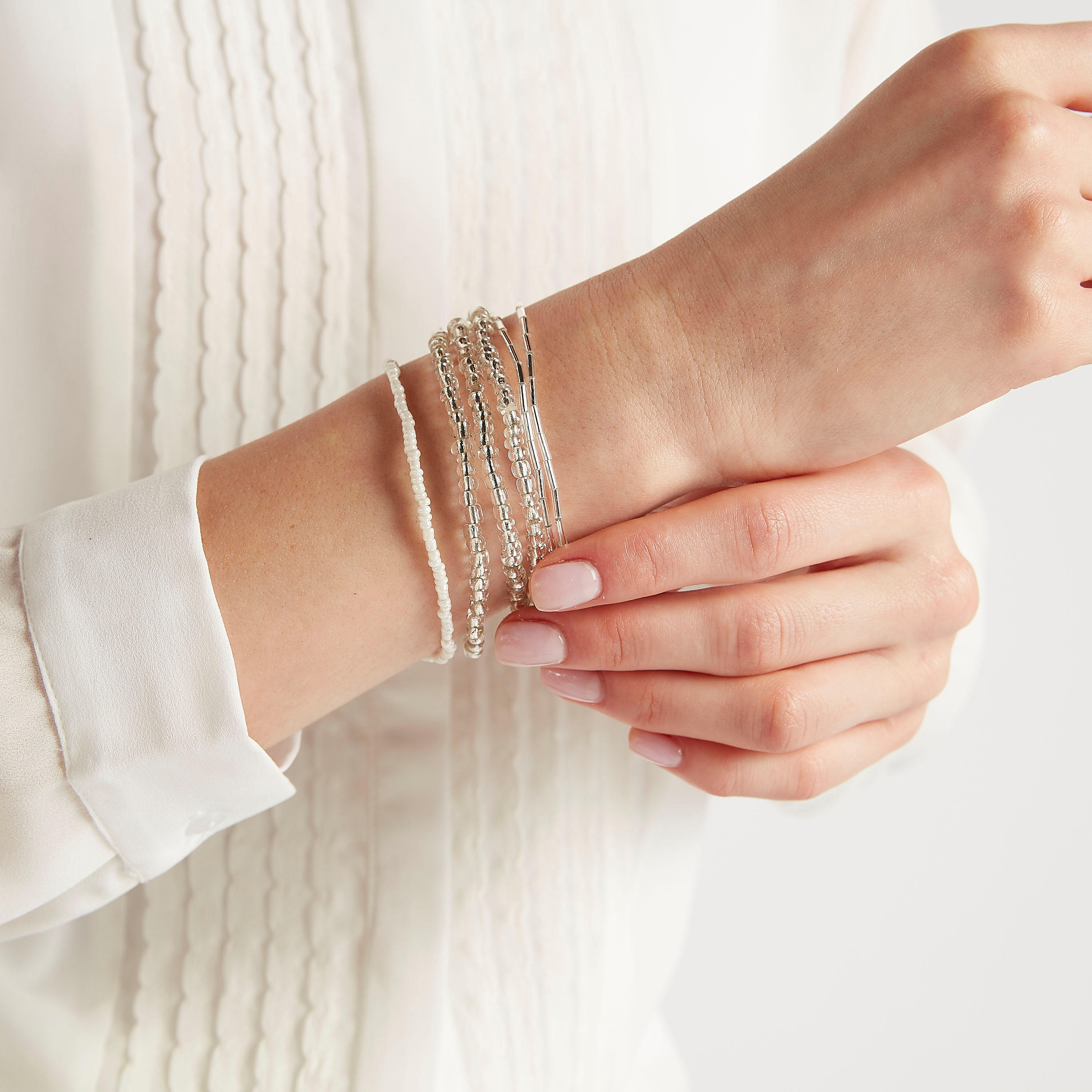 أساور مطّاطيّة مزيّنة باللّؤلؤ - طقم من 12-women-watchesandjewellery-jewellery-banglesandbracelets-image-2