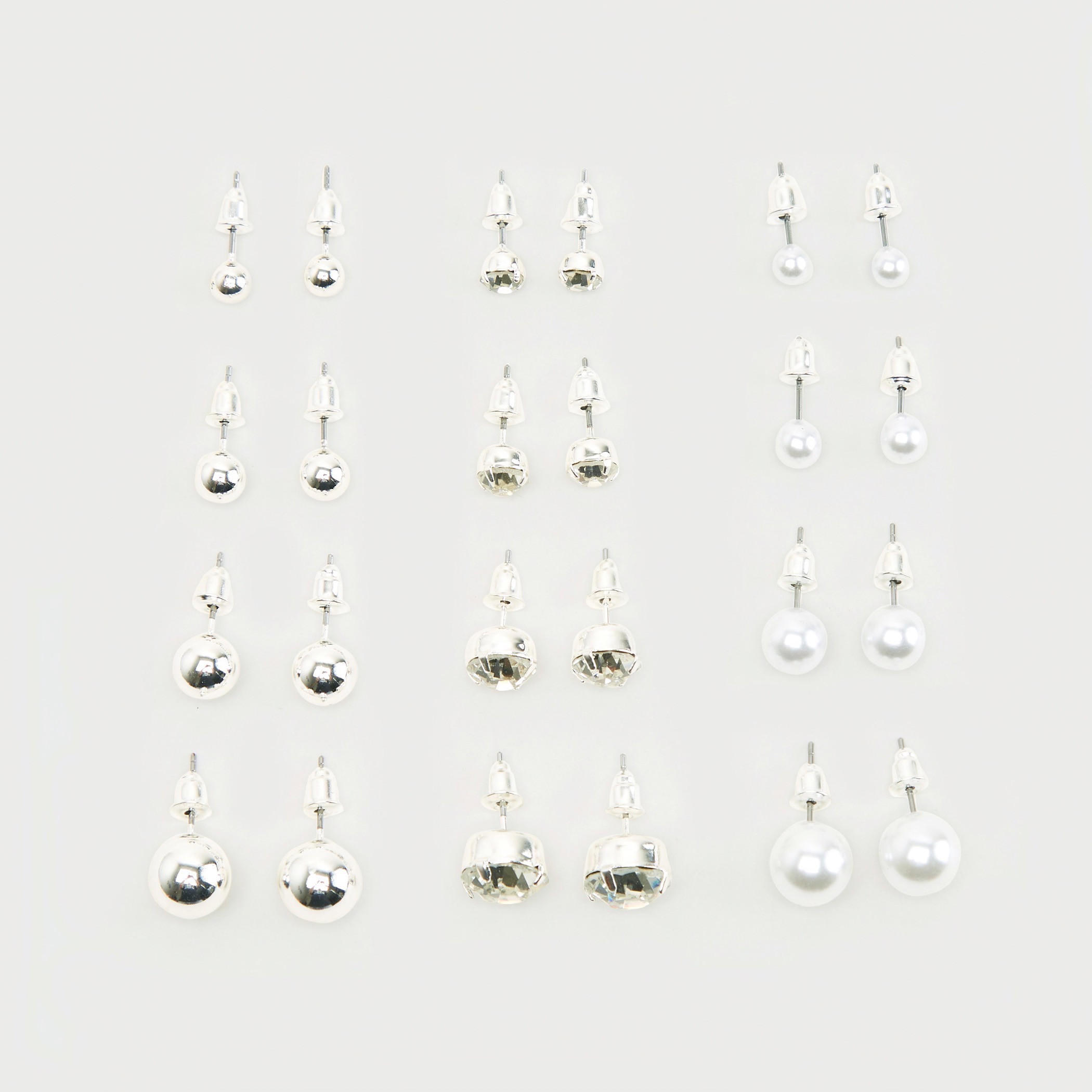 حلقان مرصّعة بتزيينات ومكبس إغلاق خلفي - طقم من 12-women-watchesandjewellery-jewellery-earrings-image-1