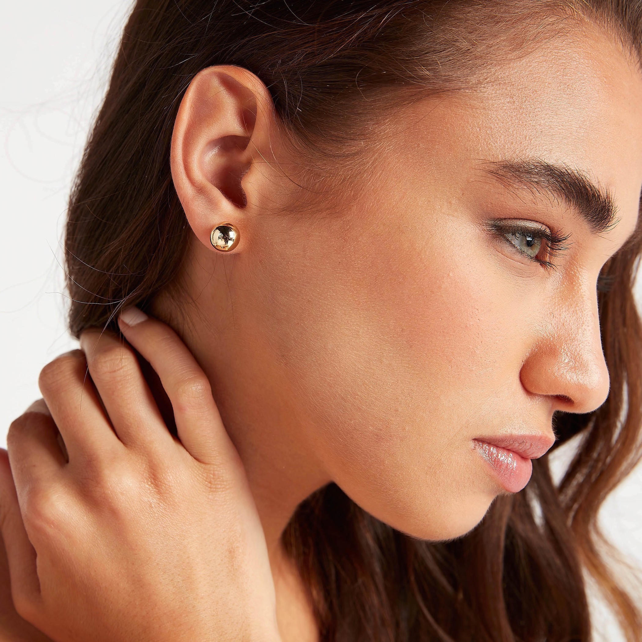 حلقان مرصّعة بتزيينات ومكبس إغلاق خلفي - طقم من 12-women-watchesandjewellery-jewellery-earrings-image-2