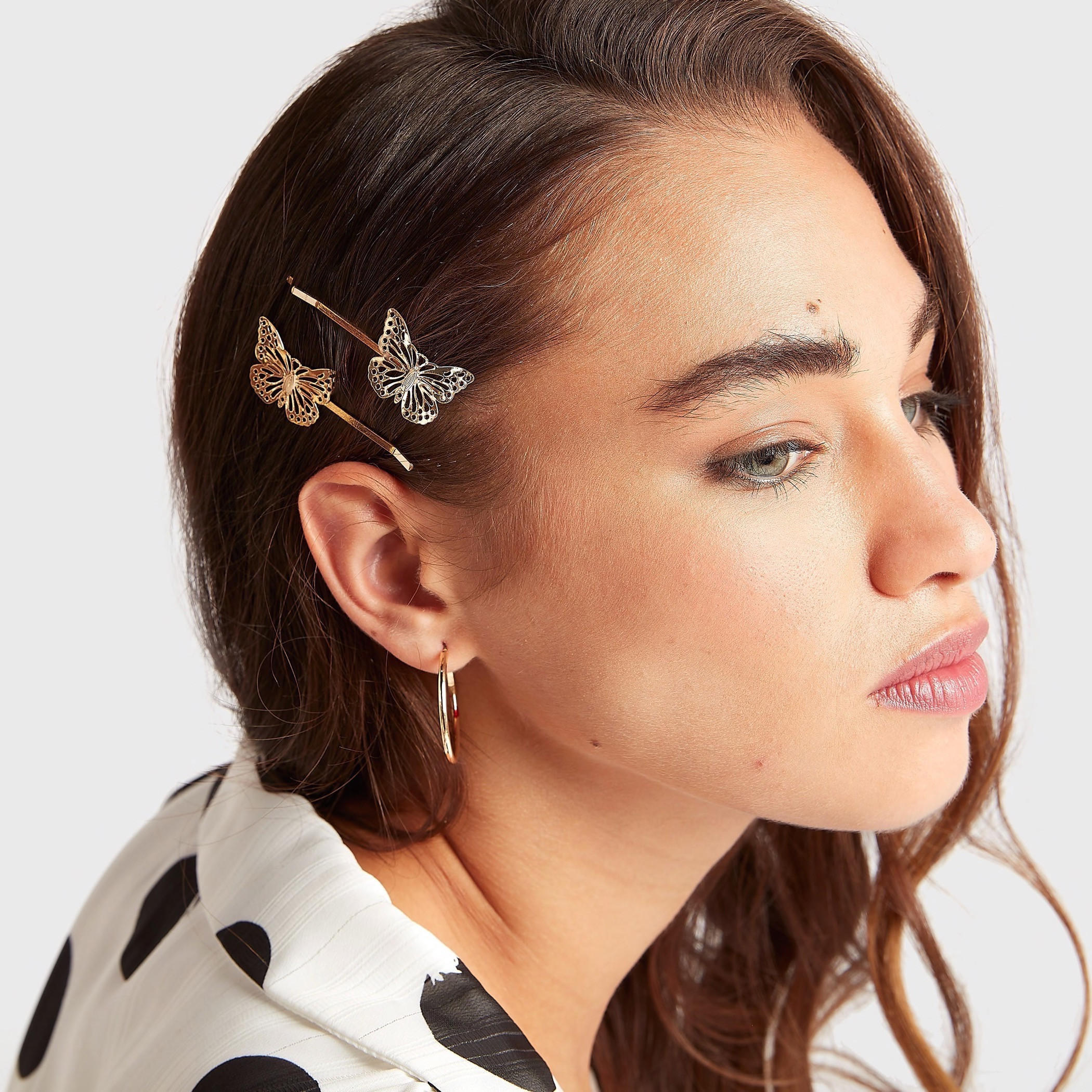 مشبك شعر ميتاليك بزينة فراشة - طقم من 2-women-hairaccessories-image-2