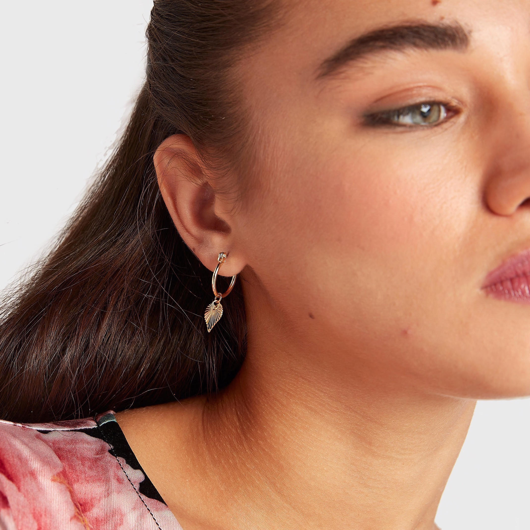 حلقان بتزيينات متنوعة - طقم من 6-women-watchesandjewellery-jewellery-earrings-image-2