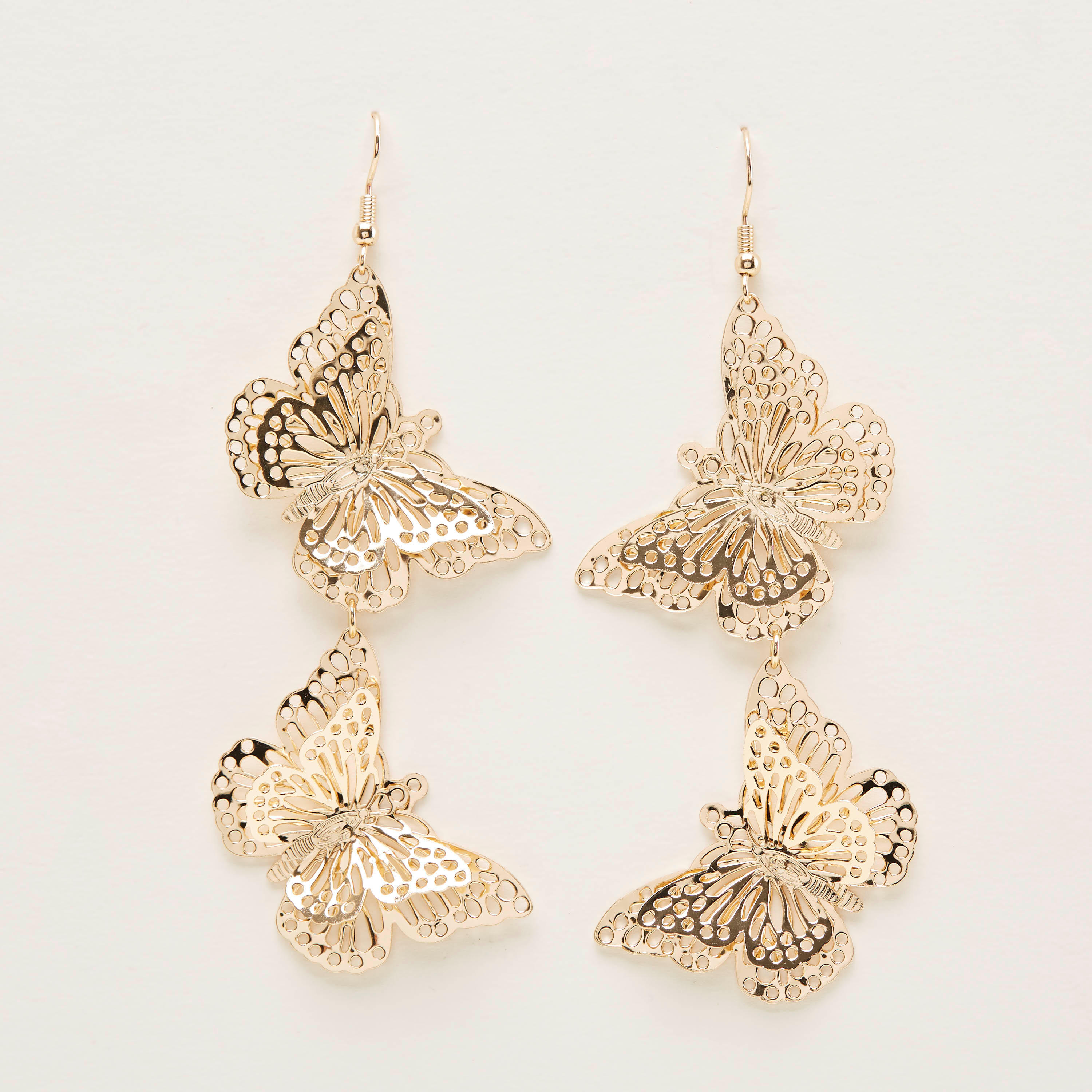 حلقان ميتاليك متدليّة بتصميم فراشة-women-watchesandjewellery-jewellery-earrings-image-2