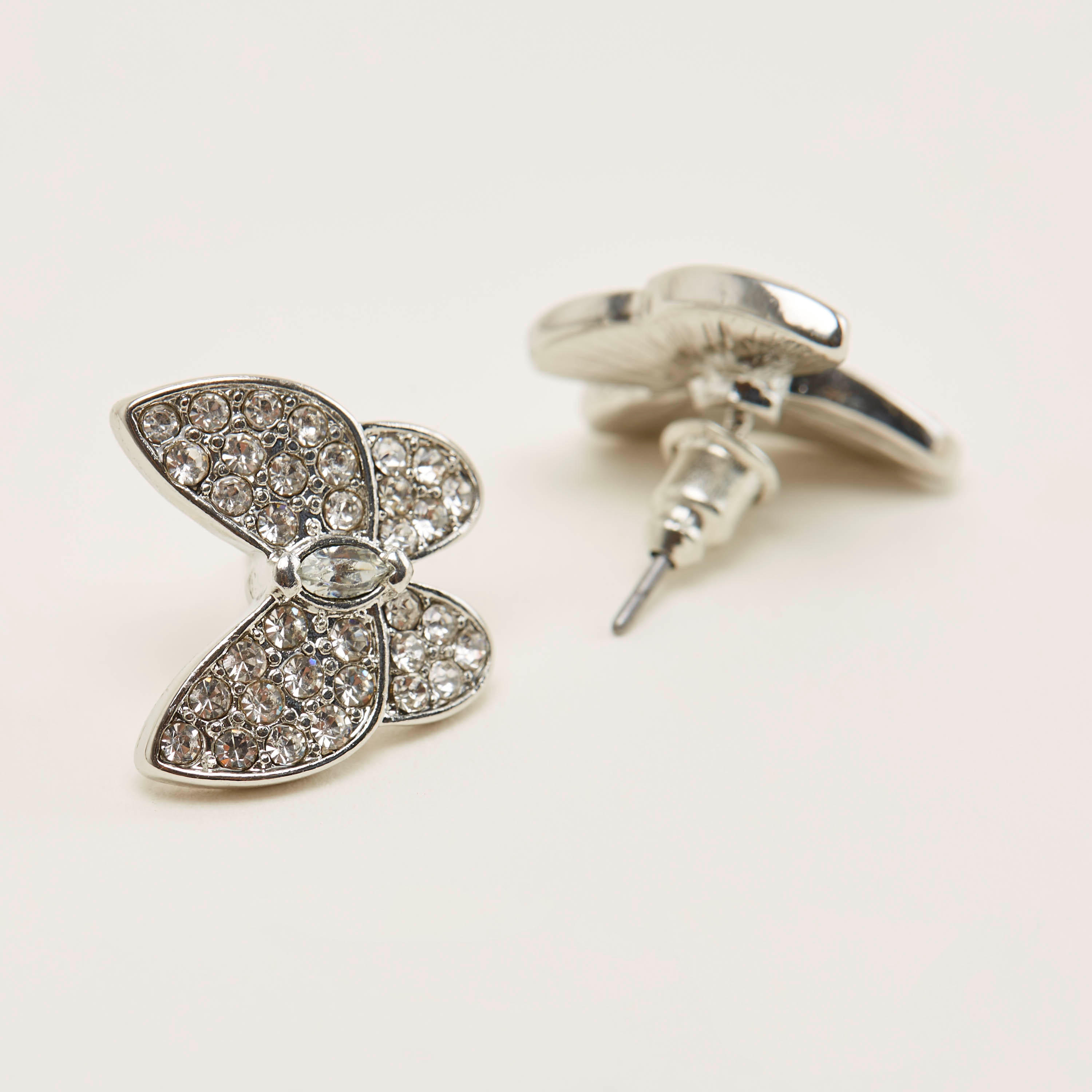 حلقان مرصّعة بتزيينات فراشة مع مشبك إغلاق خلفي-women-watchesandjewellery-jewellery-earrings-image-3