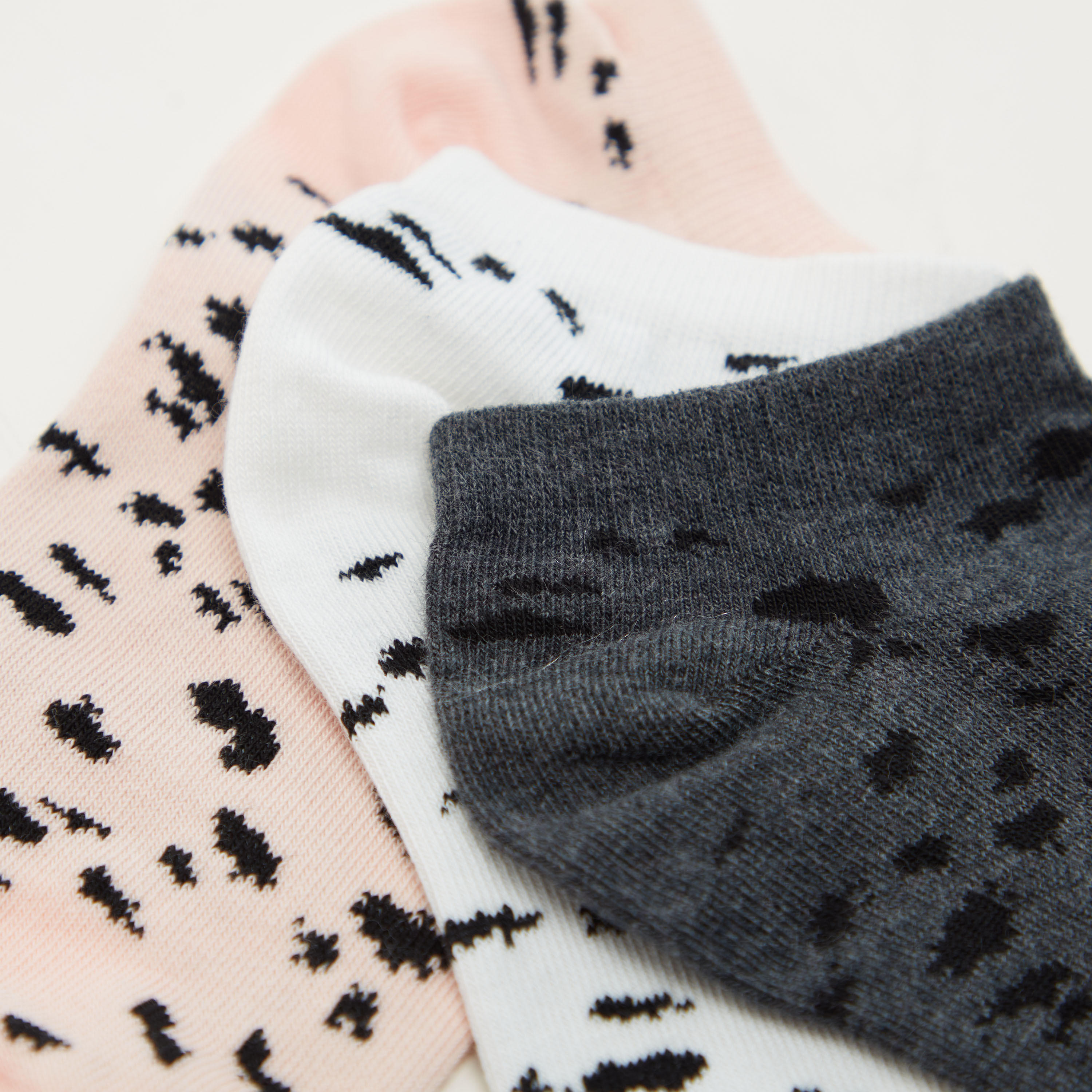 جوارب بطول الكاحل بألوان متعددة وطبعات حيوانات - طقم من 3 أزواج-women-socksandstockings-image-4