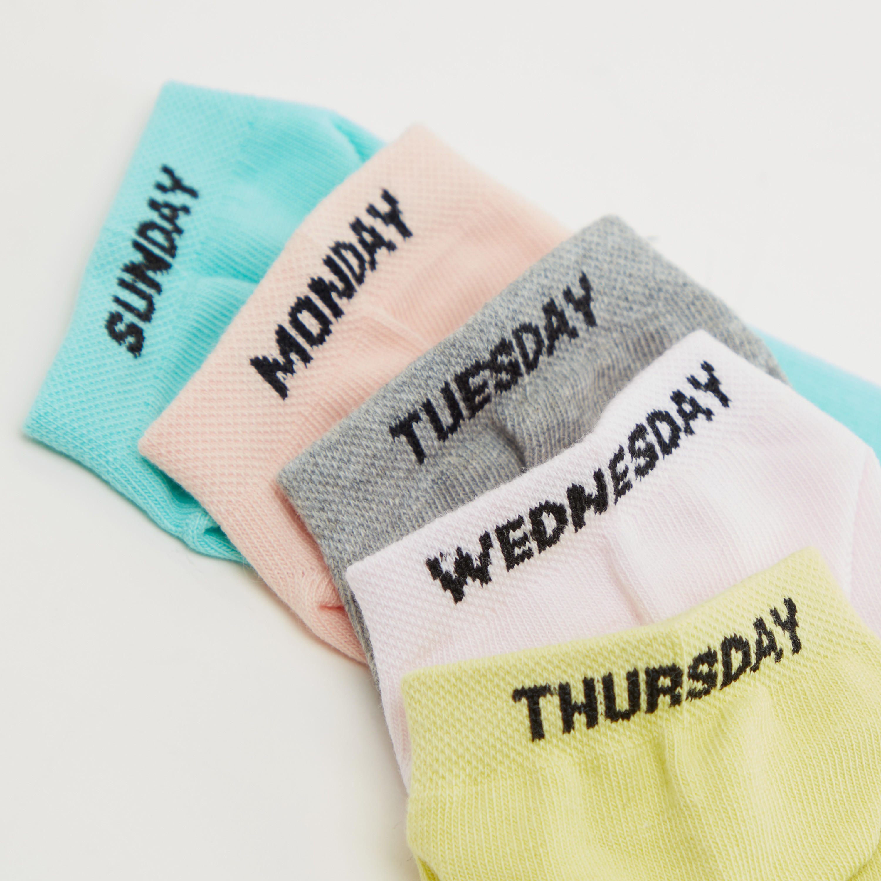 جوارب بطول الكاحل بطبعات - طقم من 5-women-socksandstockings-image-1