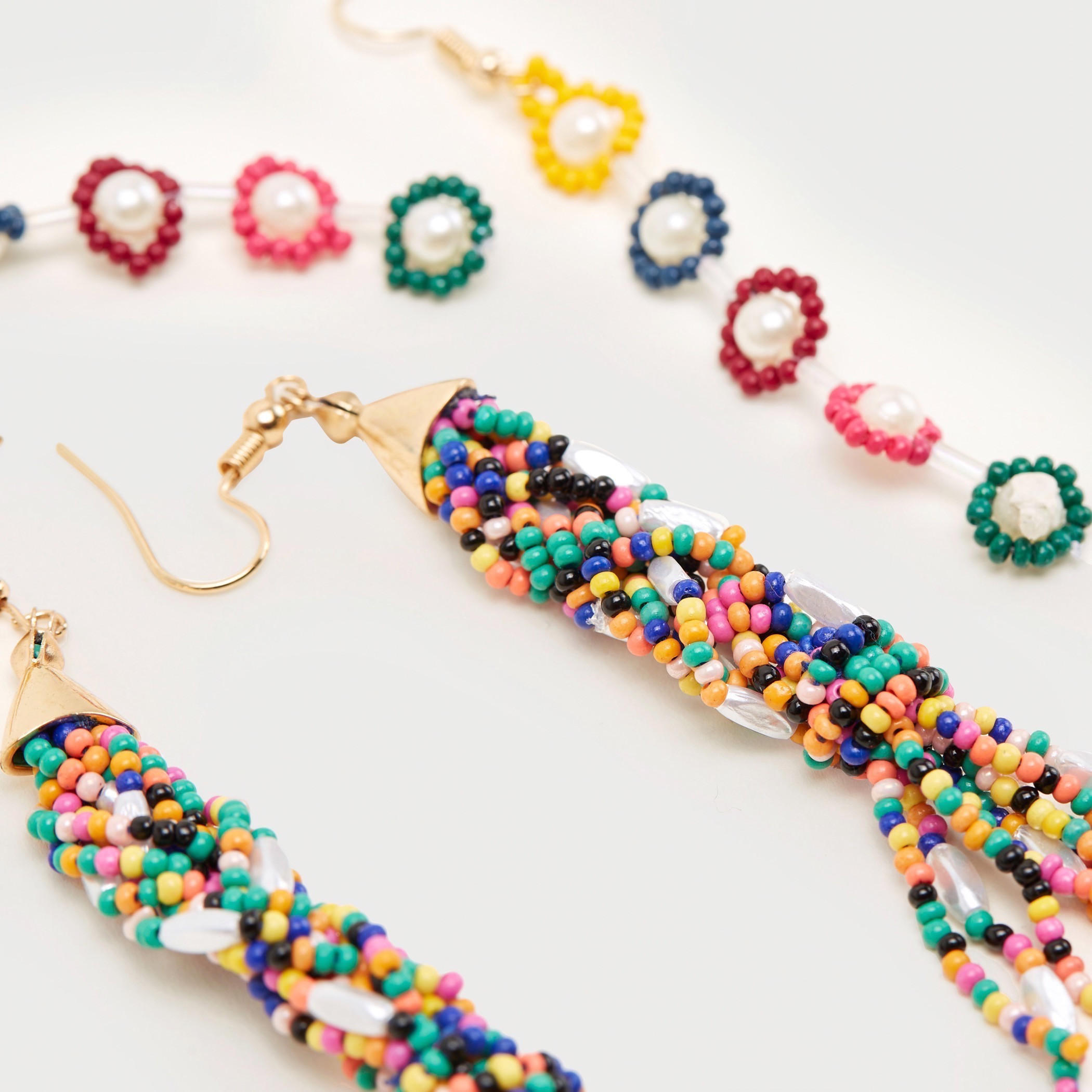 حلقان متدلية مزينة بالخرز - طقم من 2-women-watchesandjewellery-jewellery-earrings-image-3