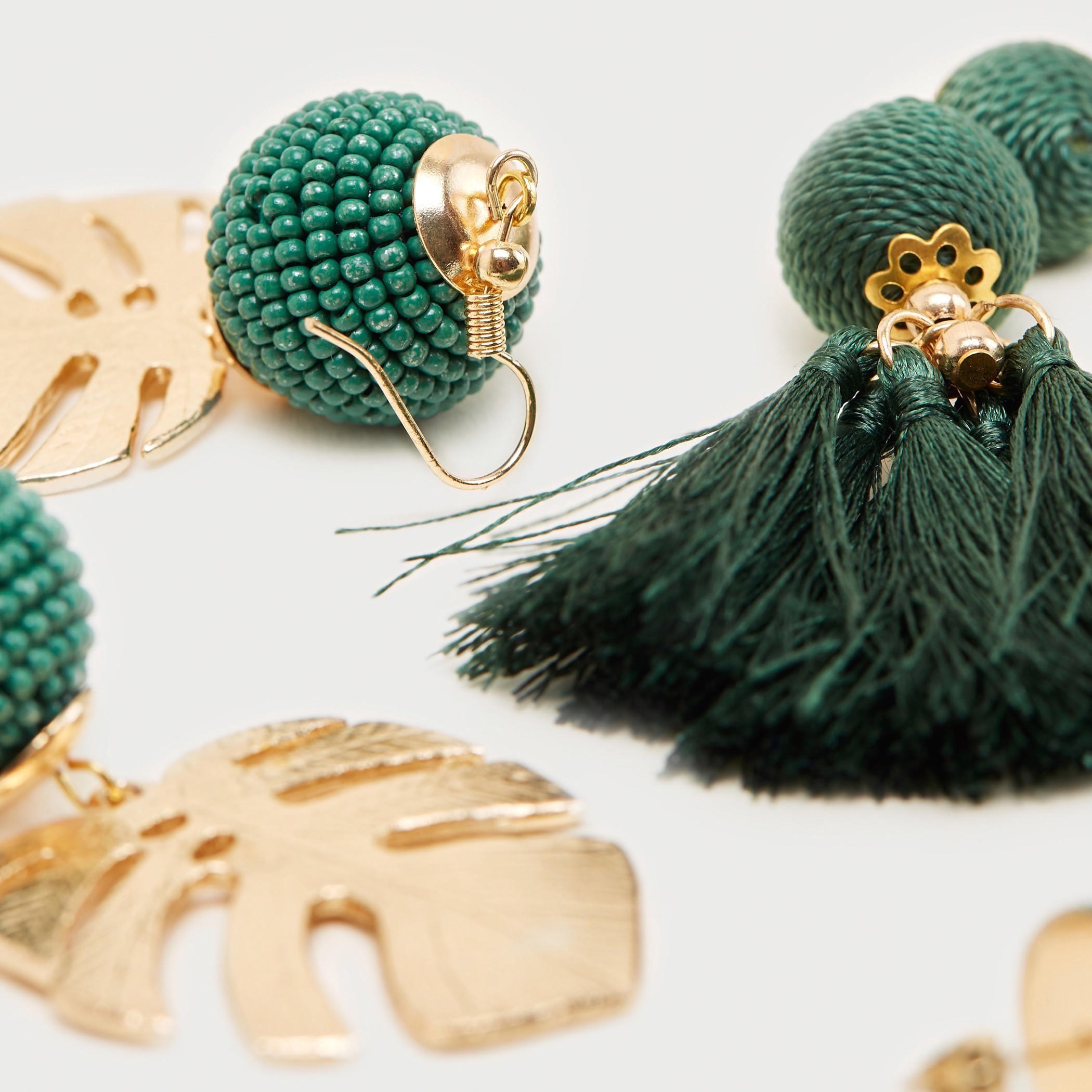 حلقان متدليّة متنوعة ومزينة - طقم من 2-women-watchesandjewellery-jewellery-earrings-image-3