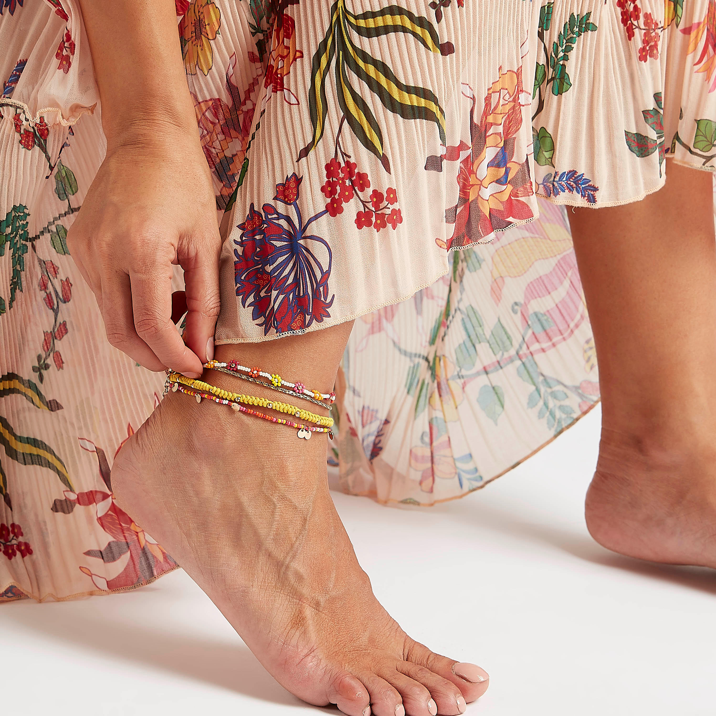 خلخال ميتاليك مزيّن بمشبك إغلاق - طقم من 4-women-watchesandjewellery-jewellery-anklets-image-2